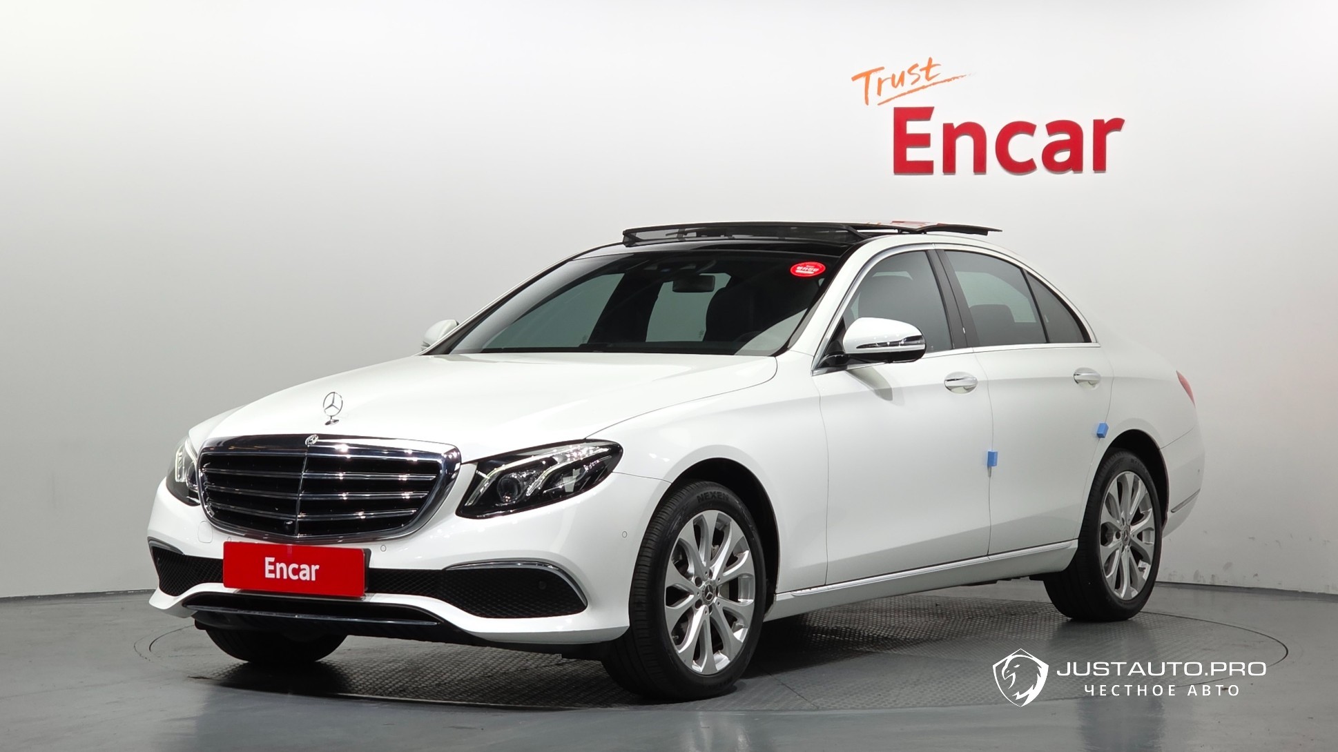 Автомобиль Mercedes-Benz E-Class