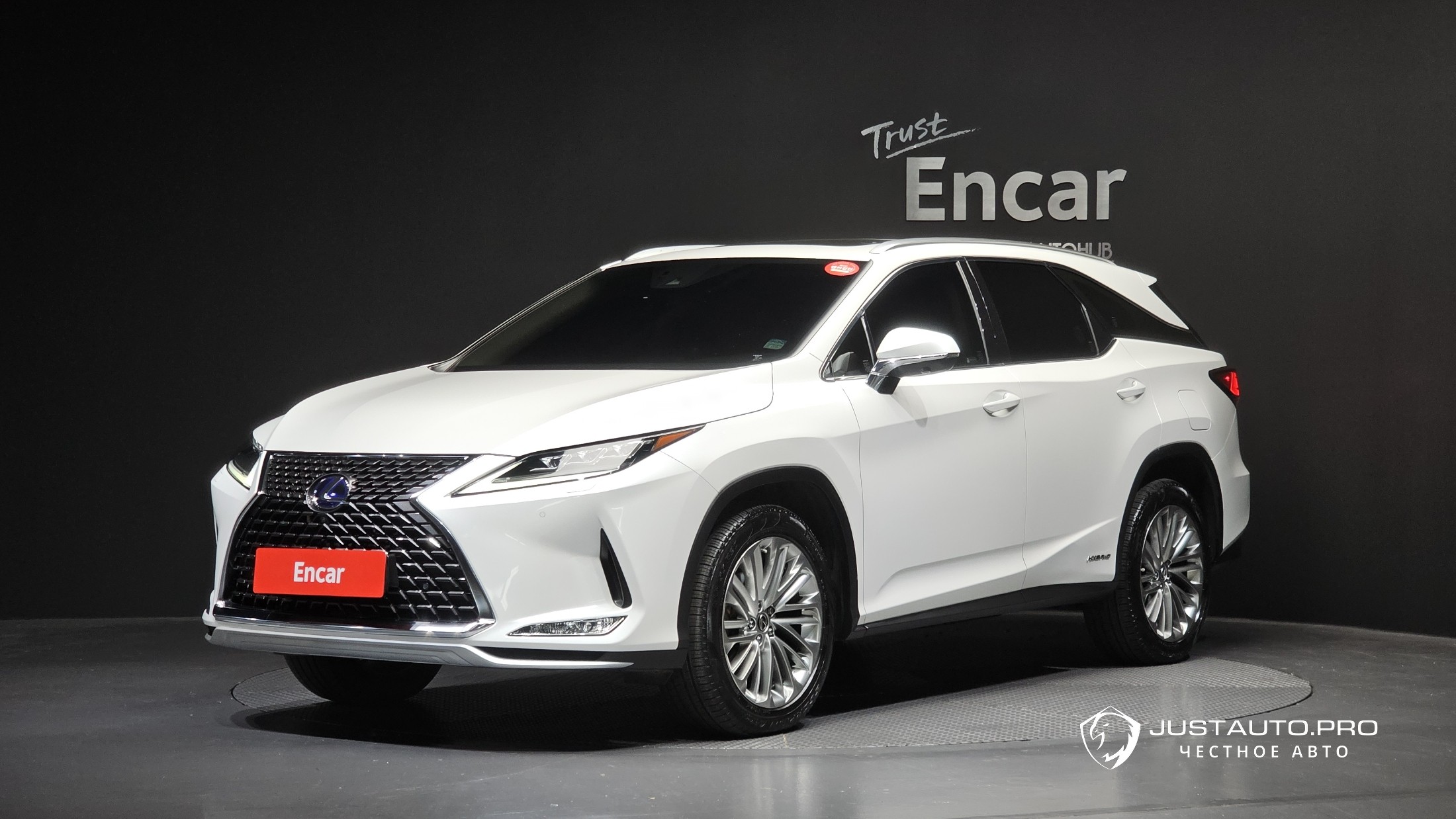Автомобиль Lexus RX