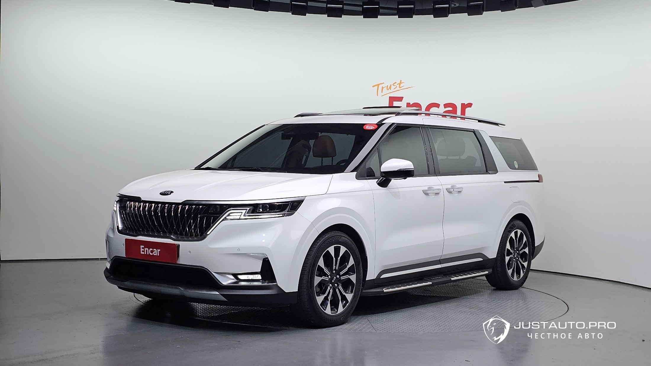 Автомобиль Kia Canival