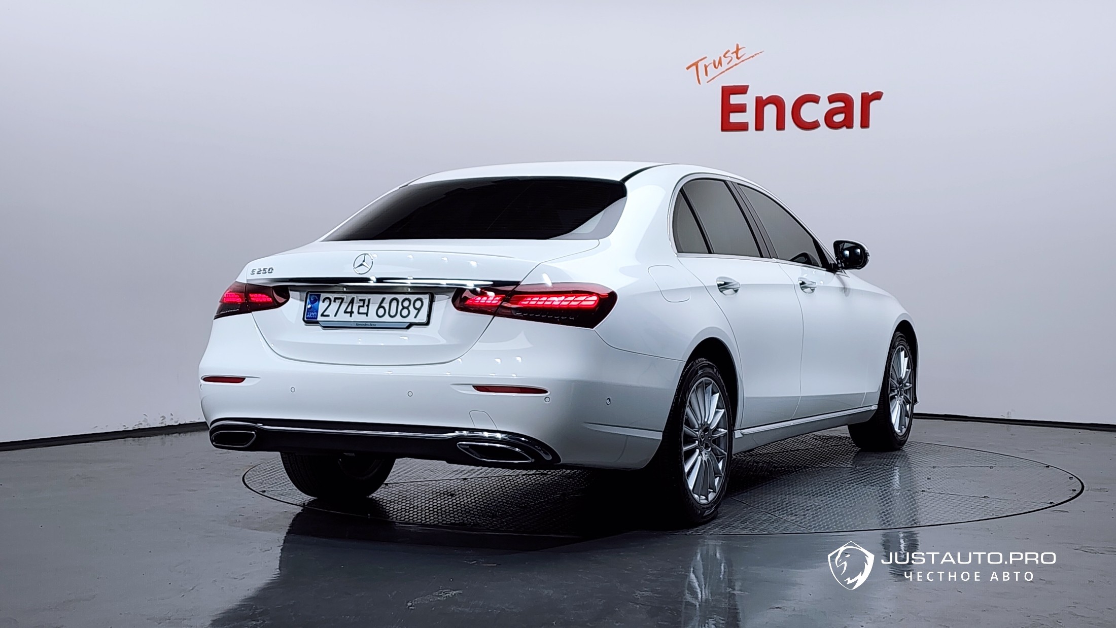 Автомобиль Mercedes-Benz E-Class