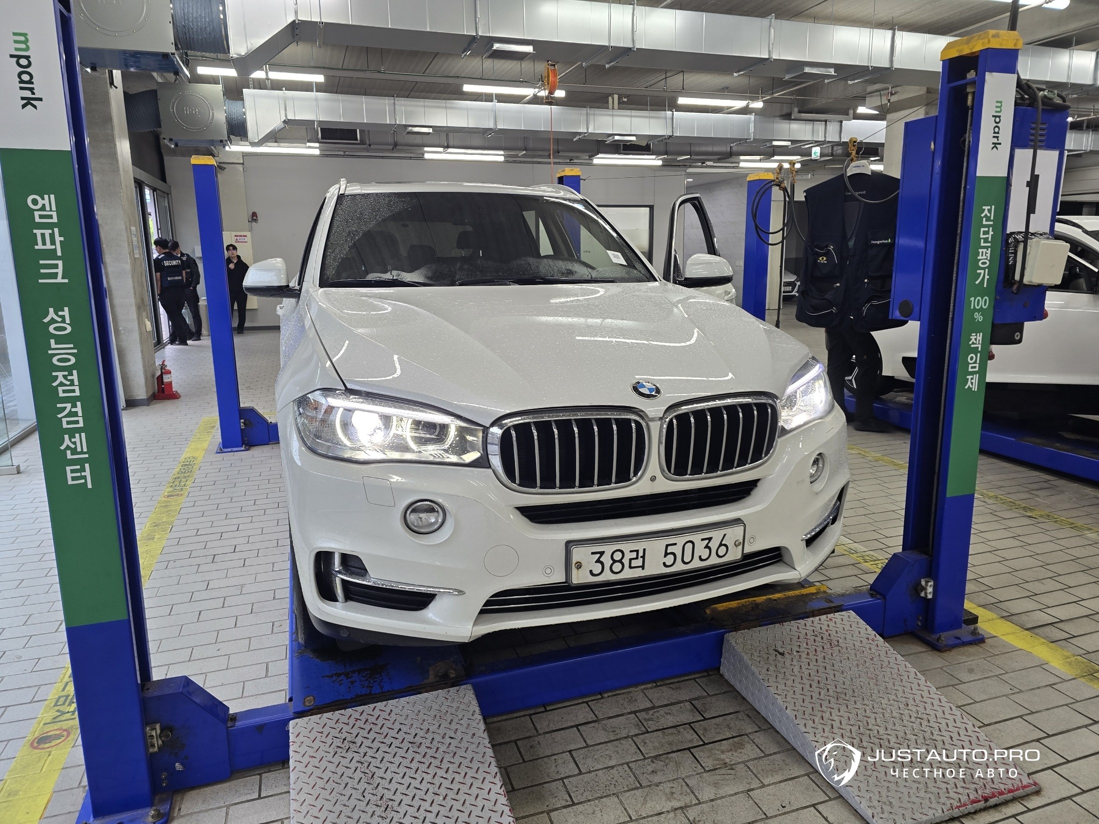 Автомобиль BMW X5