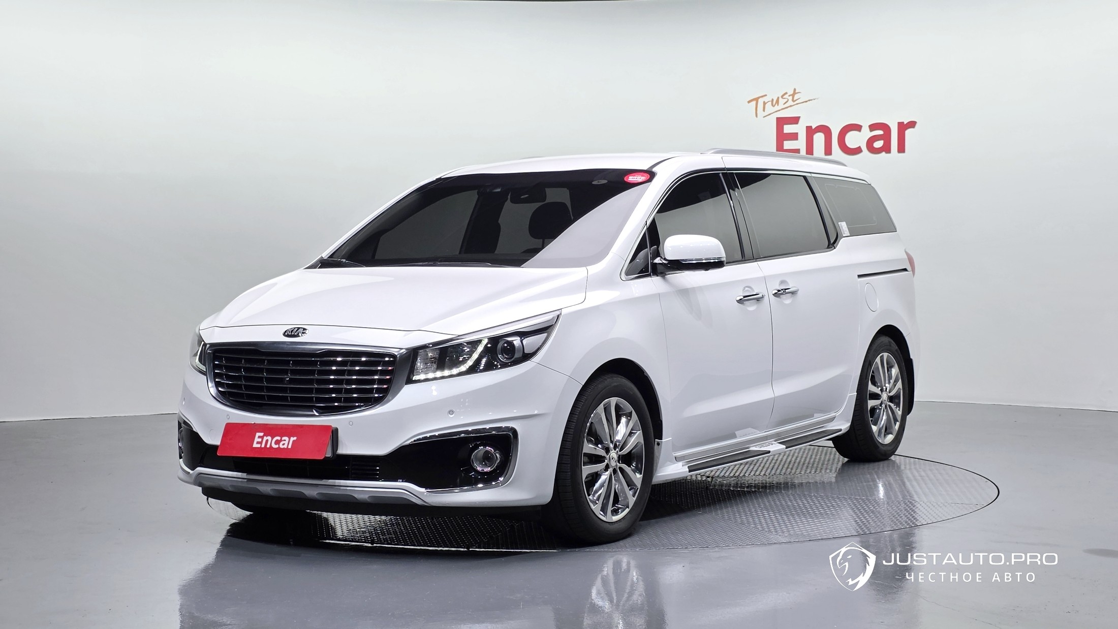Автомобиль Kia Canival