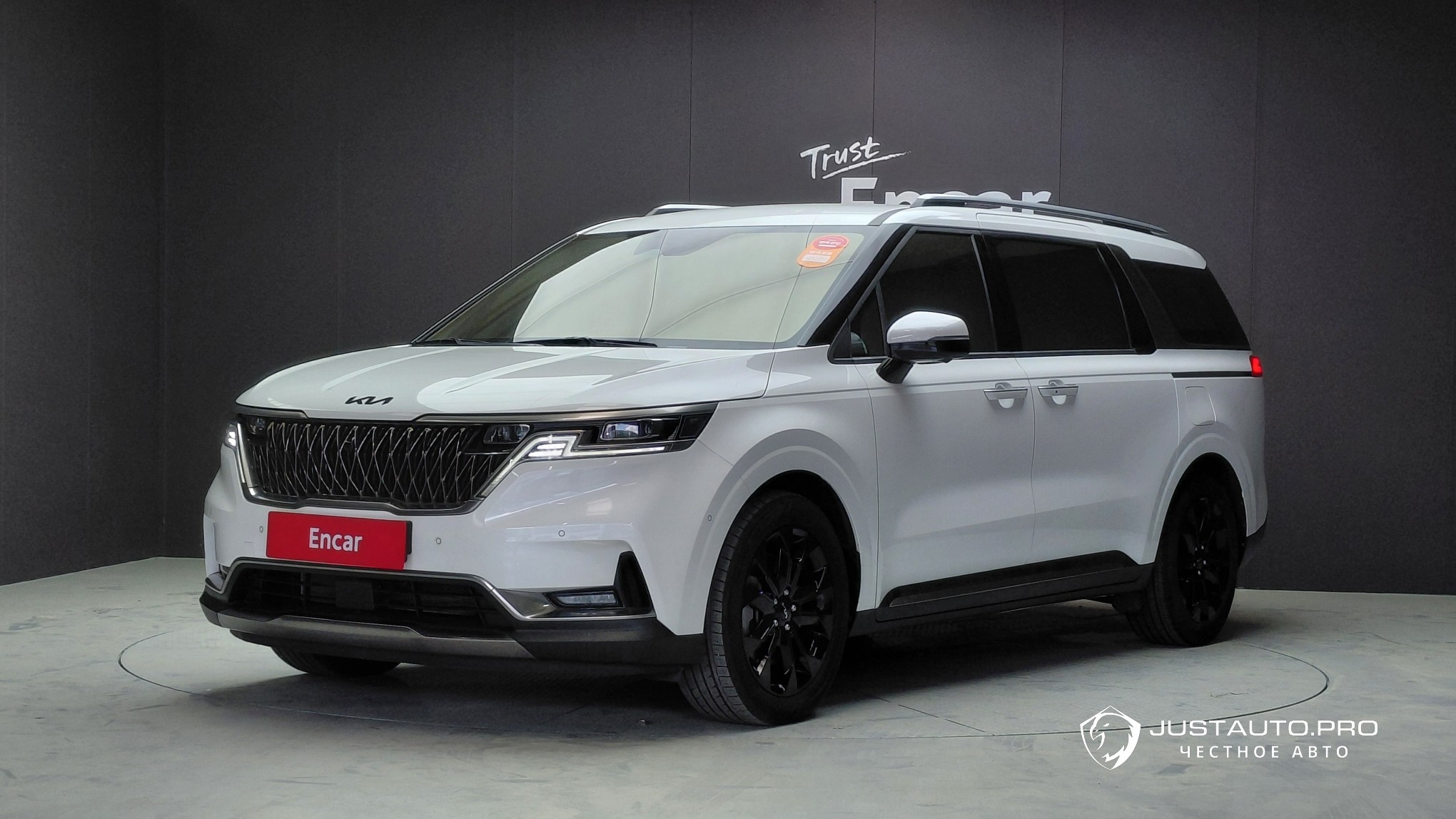 Автомобиль Kia Canival