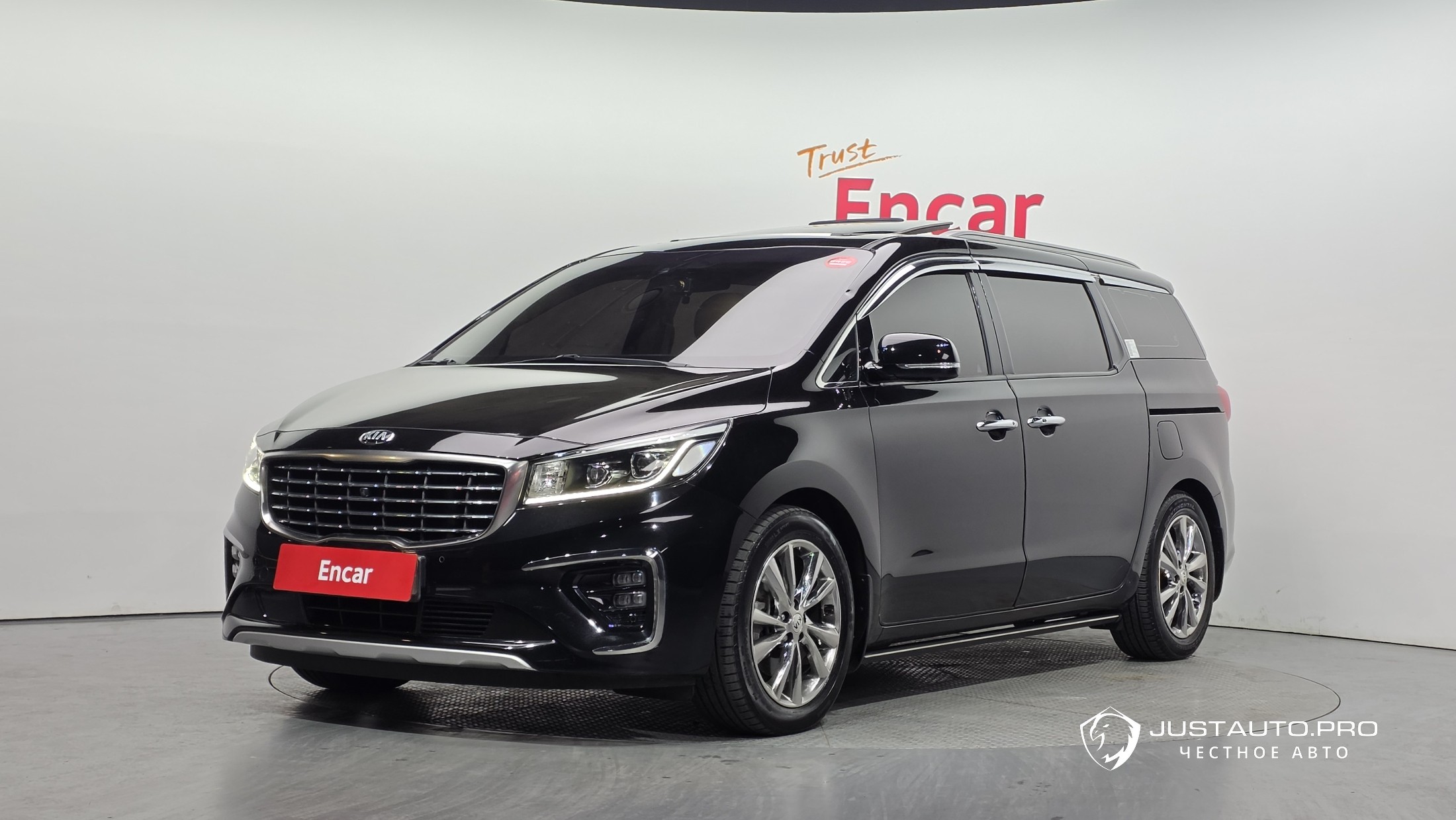 Автомобиль Kia Canival