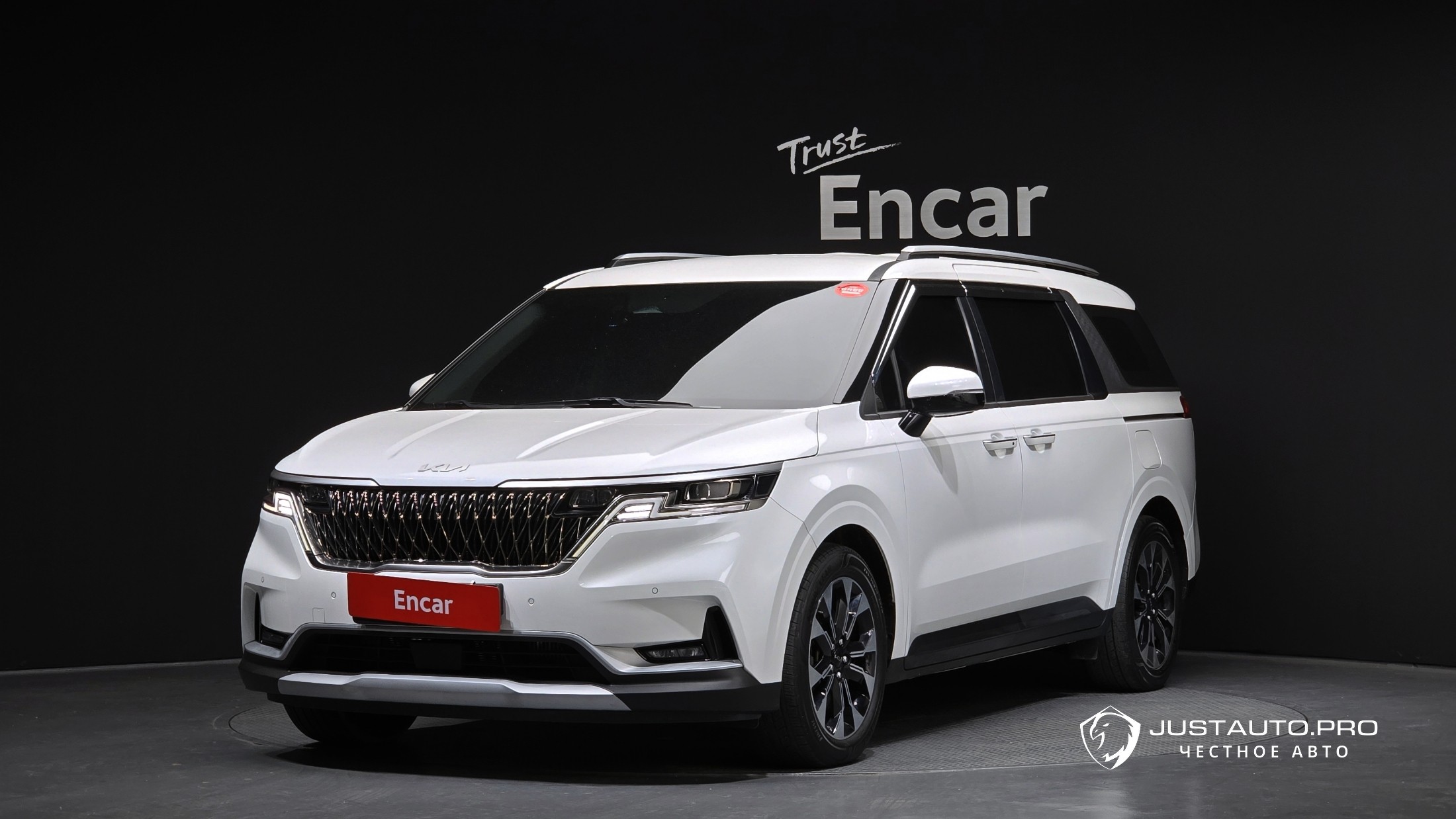 Автомобиль Kia Canival
