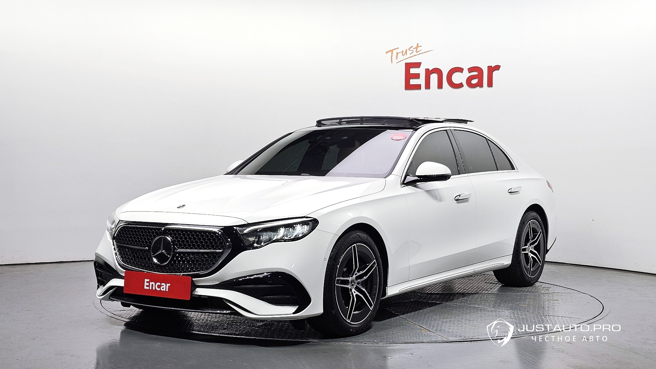 Автомобиль Mercedes-Benz E-Class