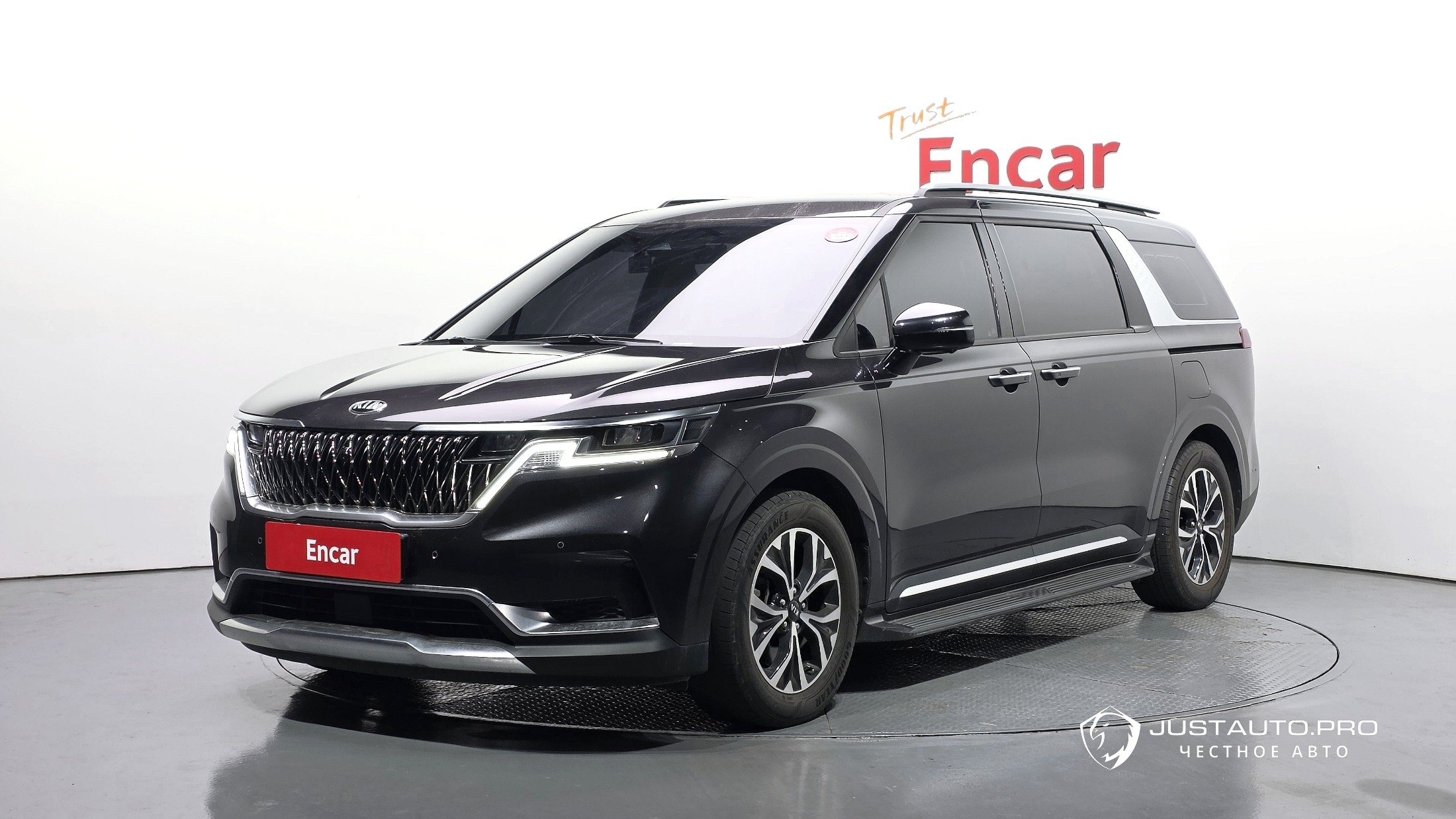 Автомобиль Kia Canival