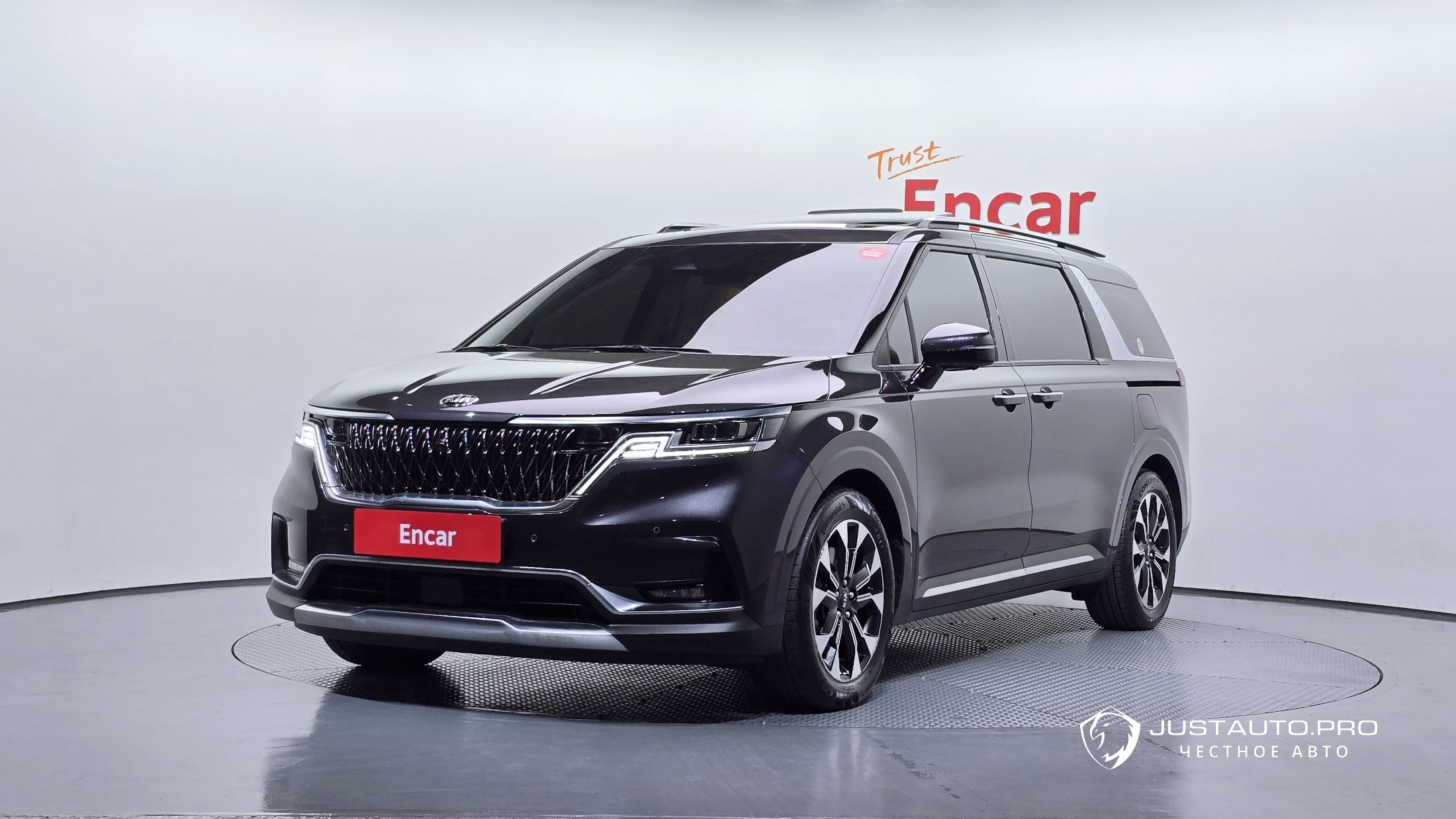 Автомобиль Kia Canival