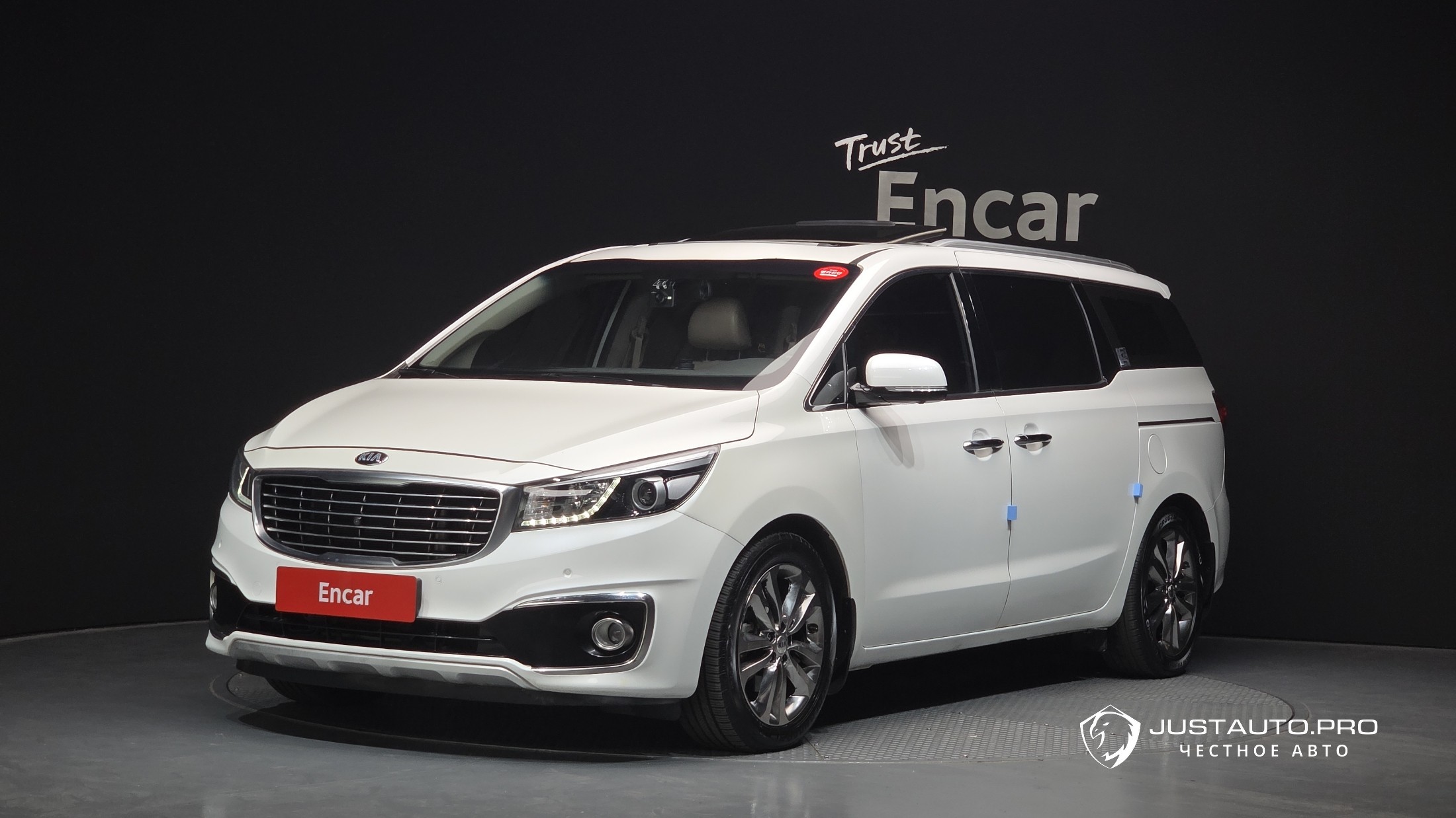Автомобиль Kia Canival