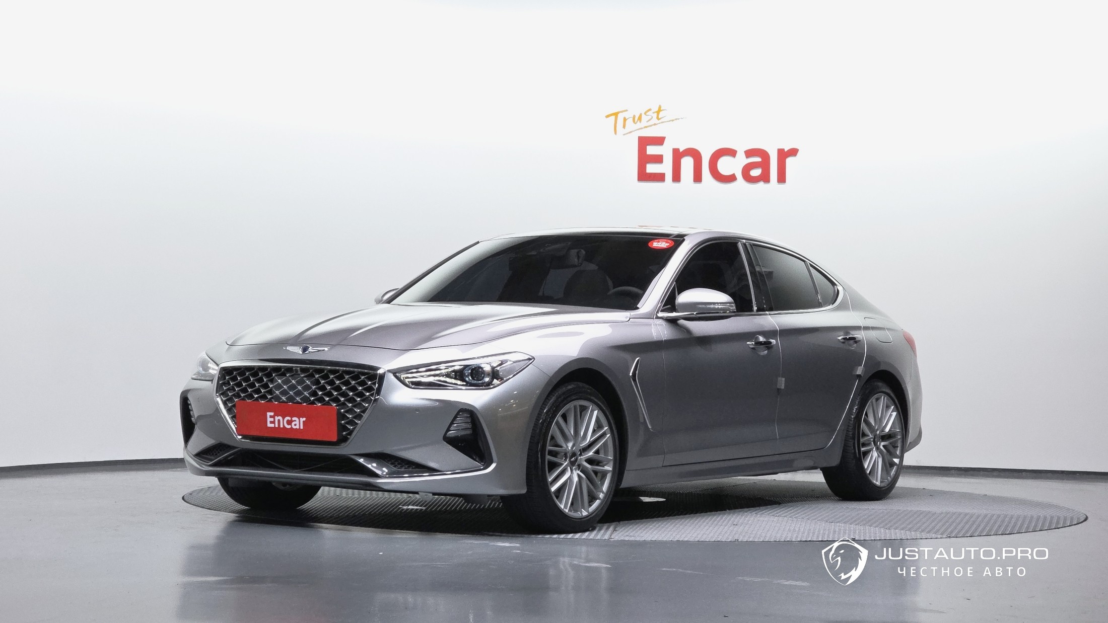 Автомобиль Genesis G70