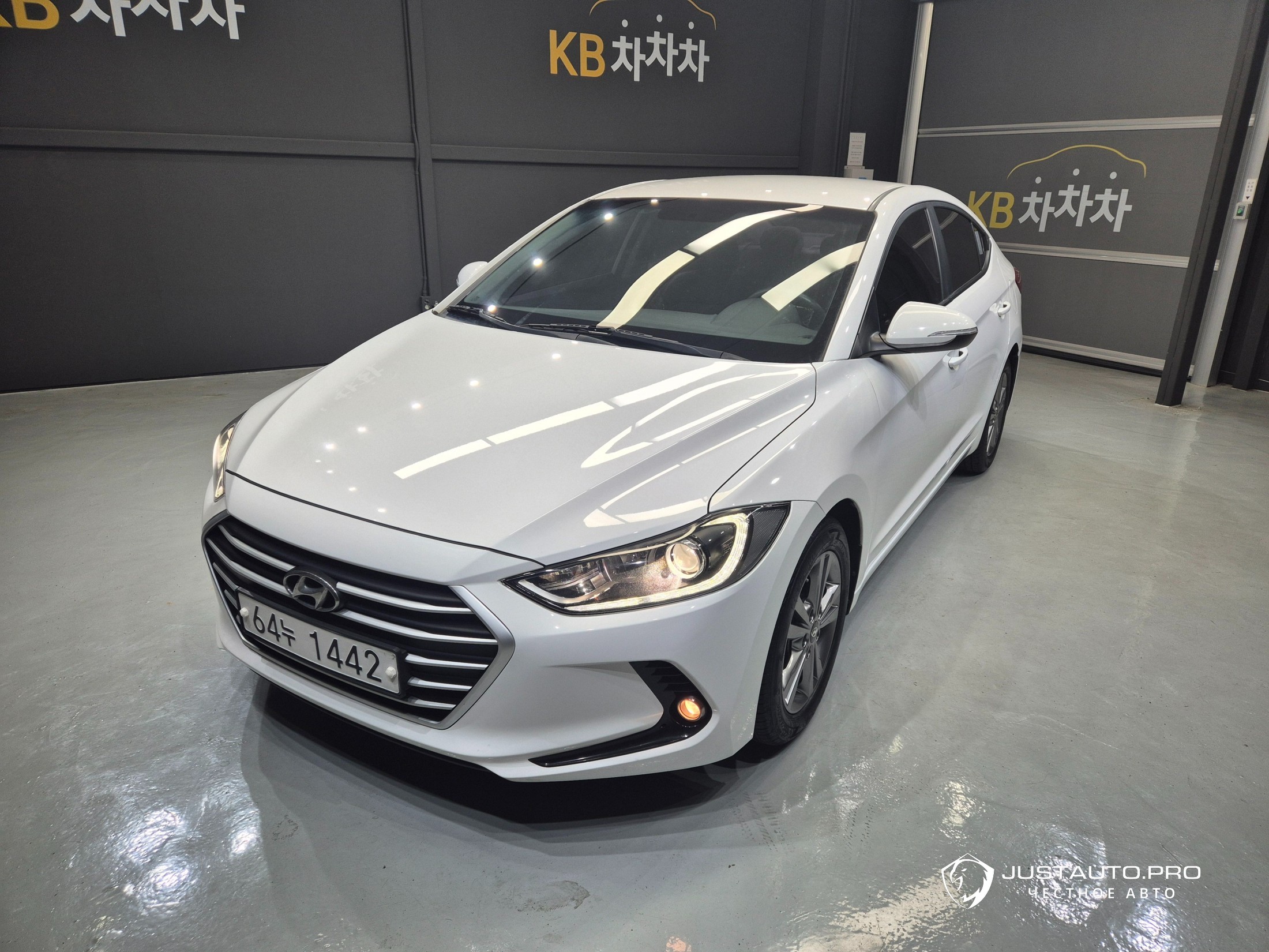 Автомобиль Hyundai AVANTE
