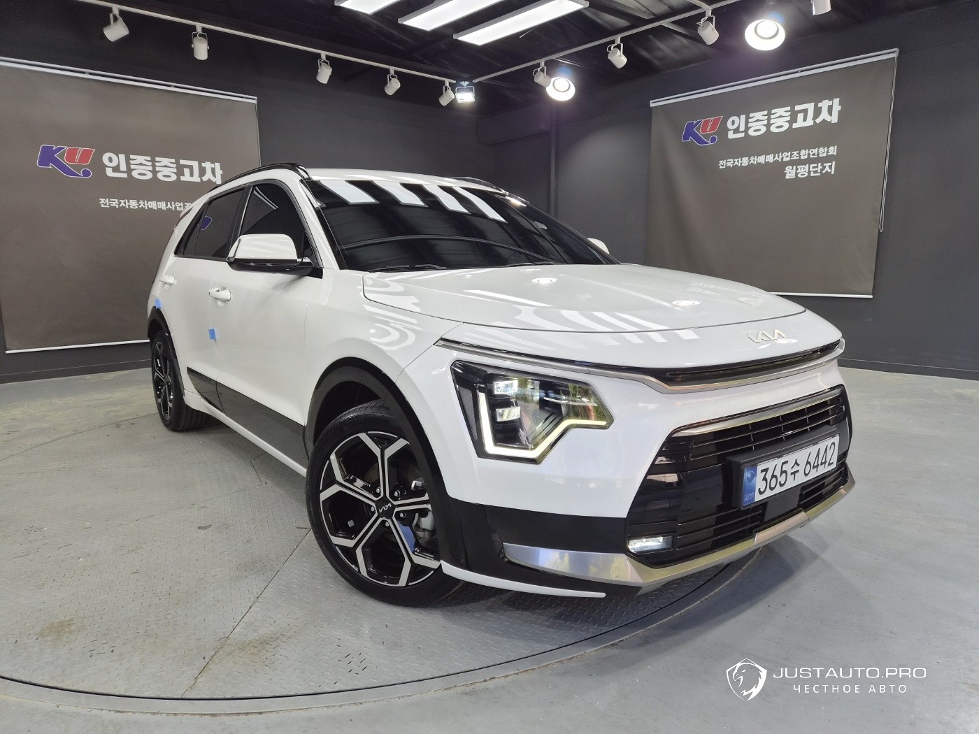 Автомобиль Kia Niro