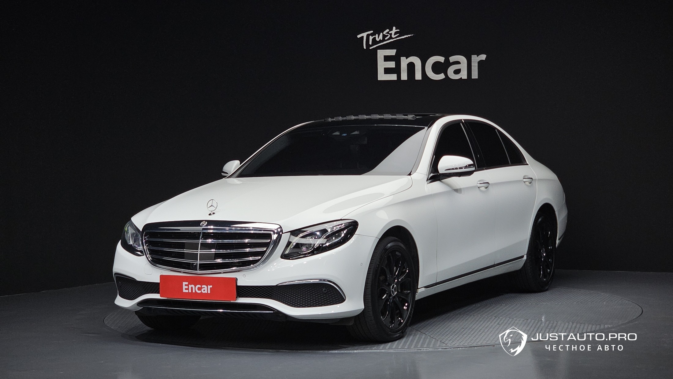 Автомобиль Mercedes-Benz E-Class