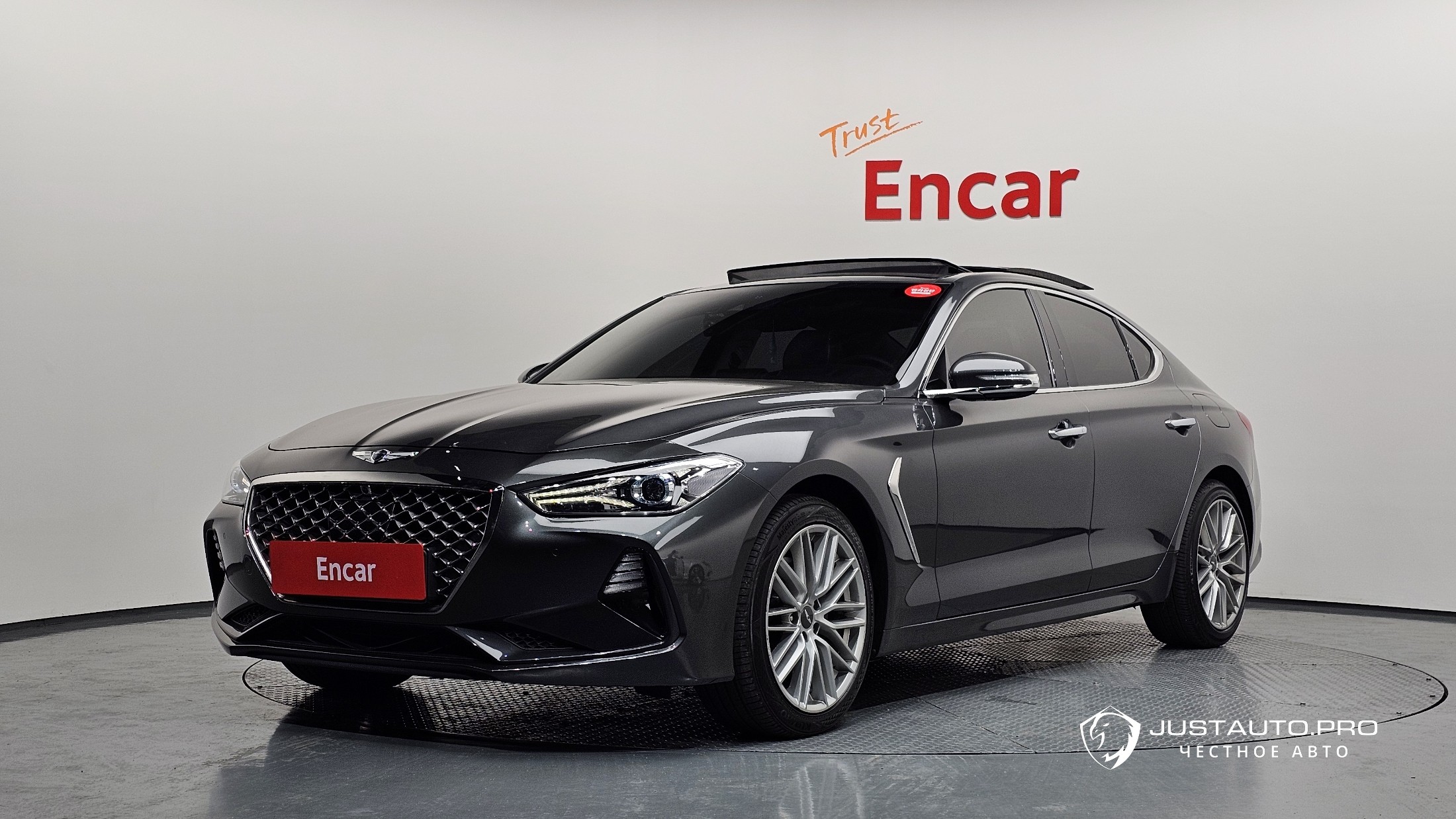 Автомобиль Genesis G70