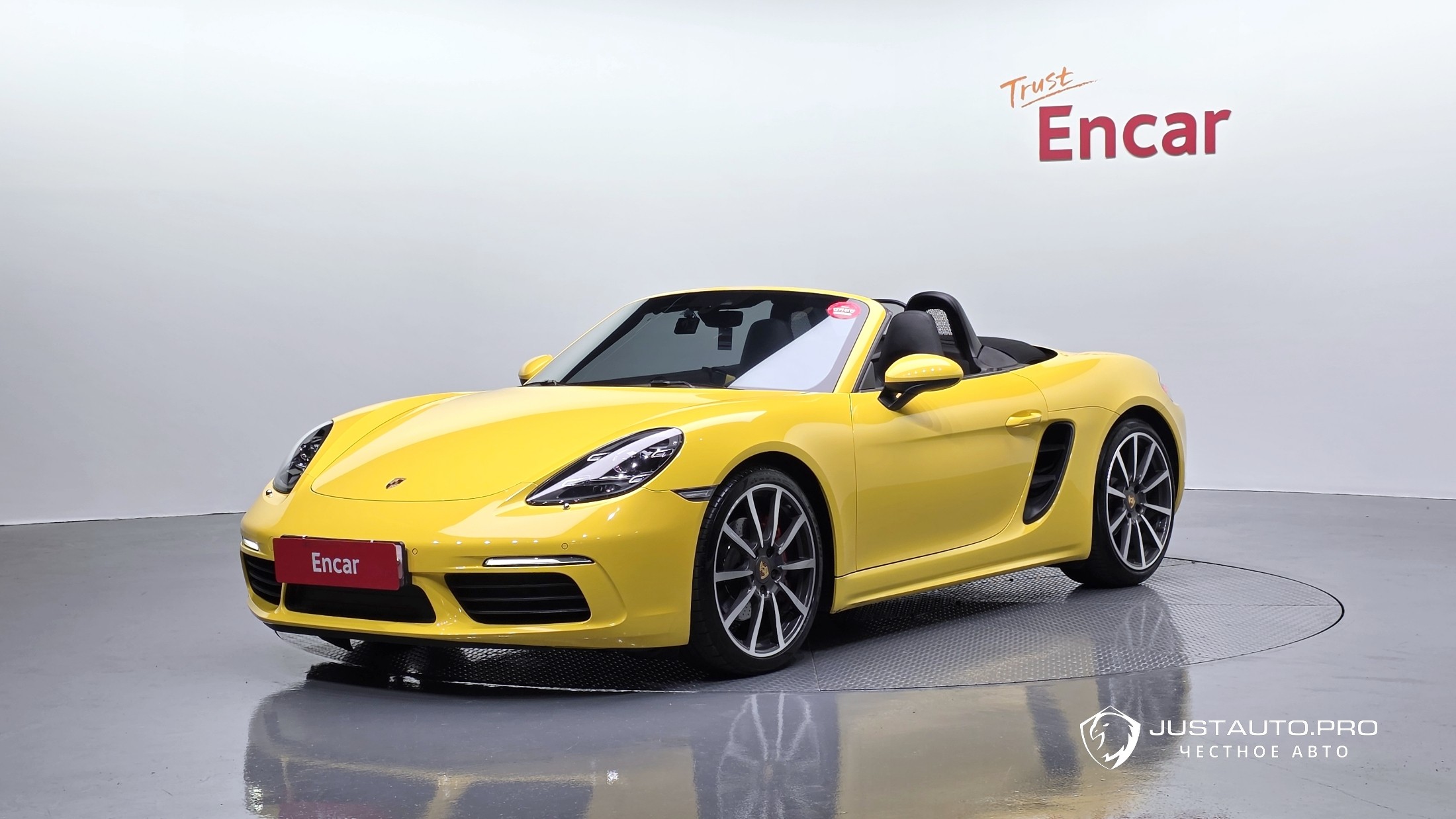 Автомобиль Porsche 718