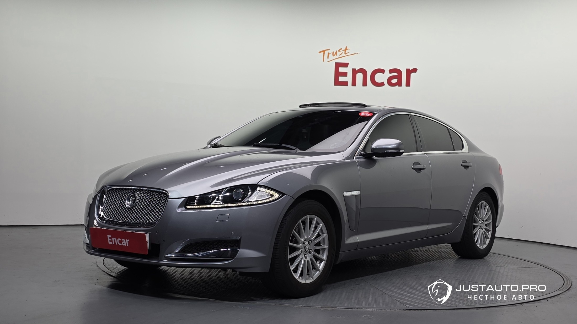 Автомобиль Jaguar XF