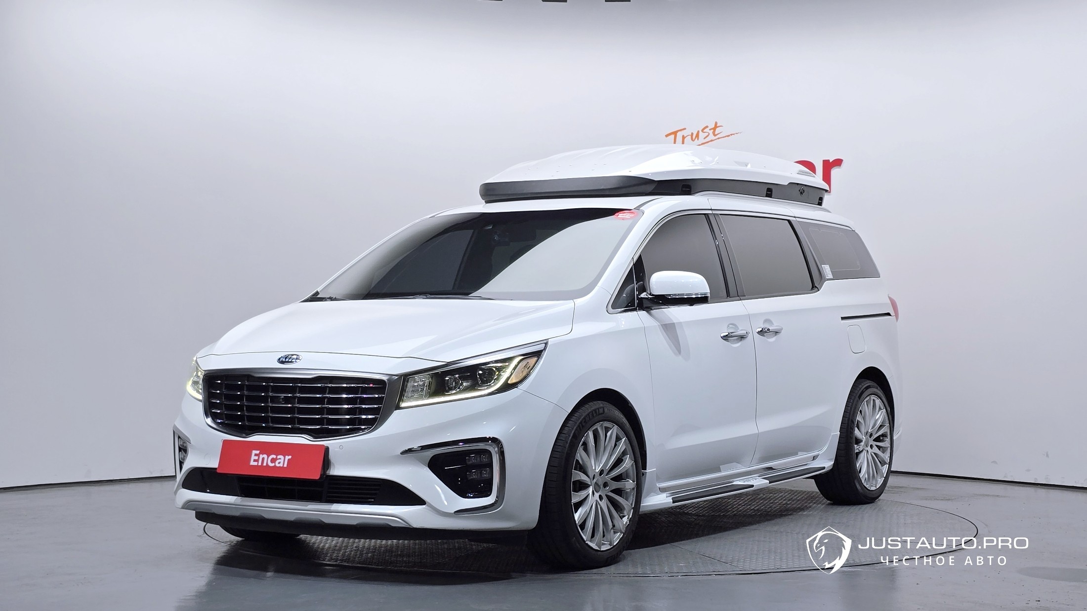 Автомобиль Kia Canival