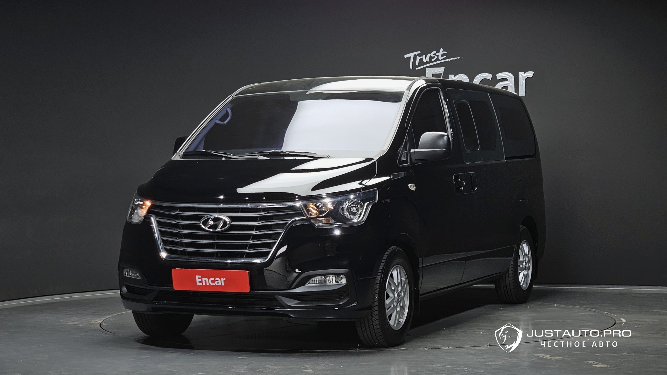 Автомобиль Hyundai Starex