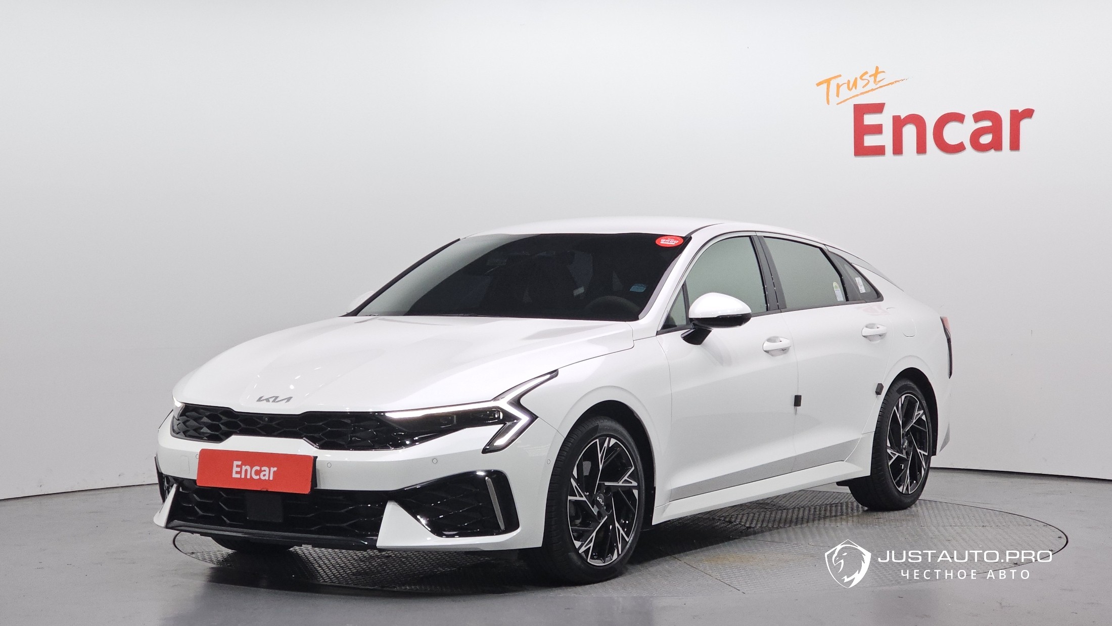 Автомобиль Kia K5