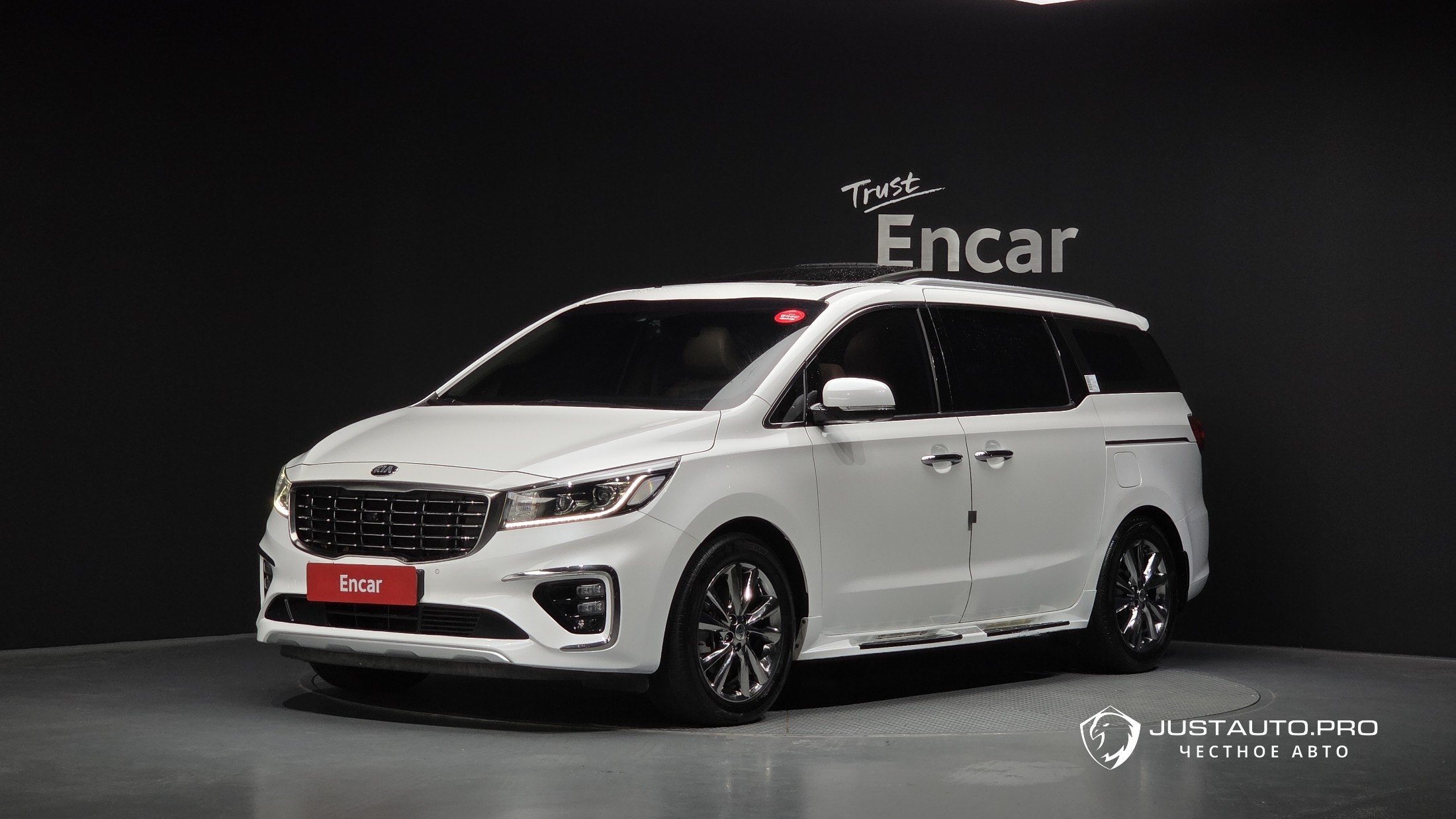 Автомобиль Kia Canival