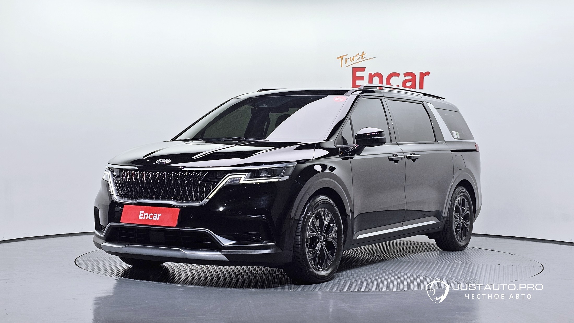 Автомобиль Kia Canival