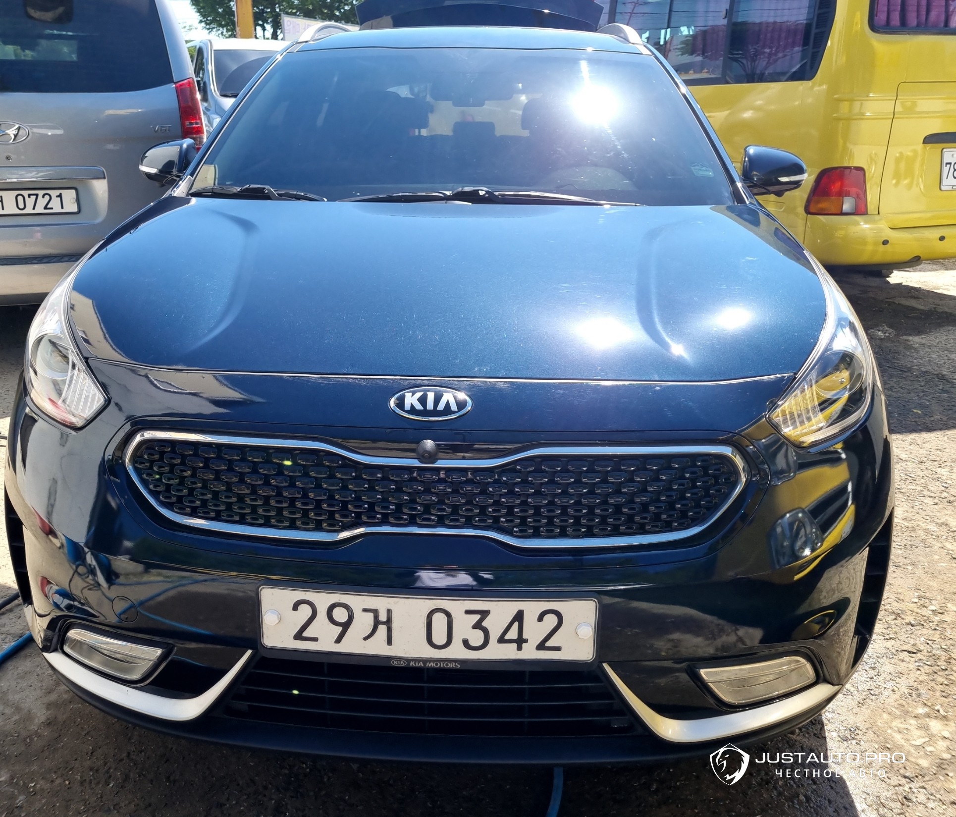 Автомобиль Kia Niro