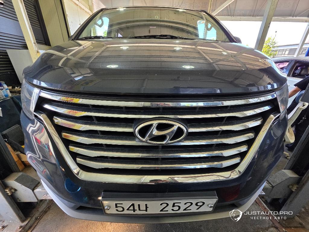Автомобиль Hyundai Starex