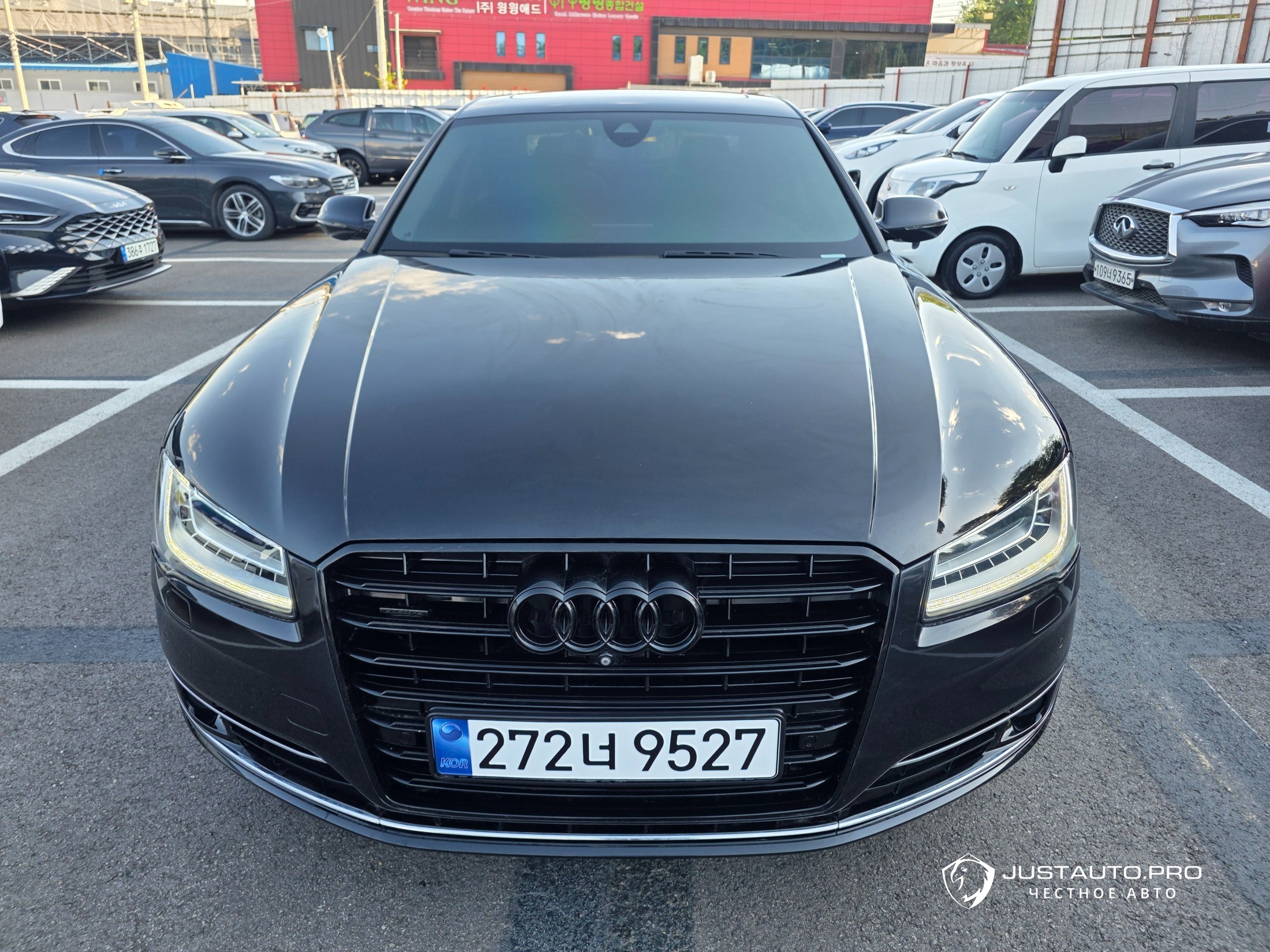 Автомобиль Audi A8