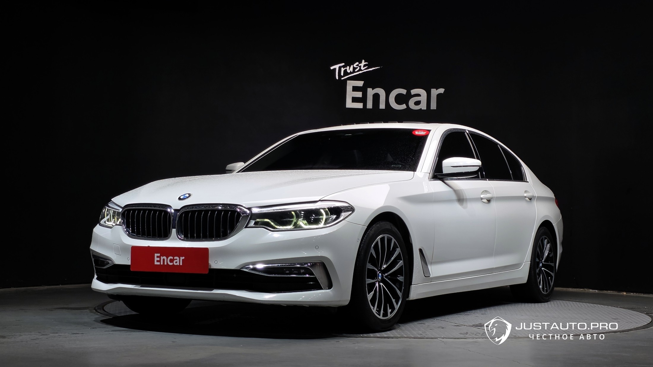 Автомобиль BMW 5-Series