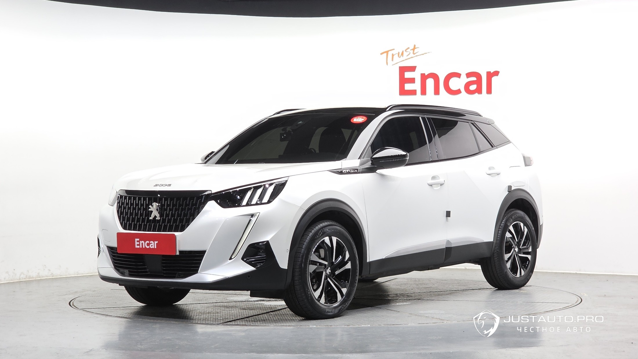 Автомобиль Peugeot 2008