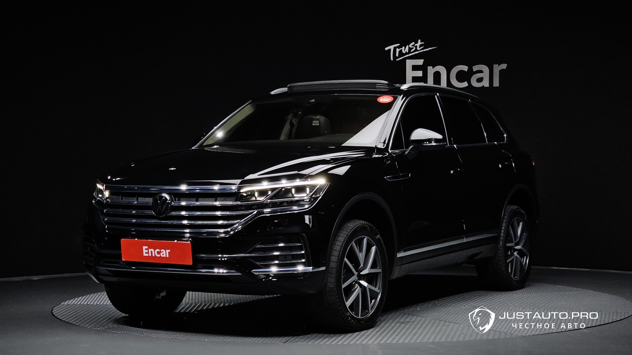 Автомобиль Volkswagen Touareg