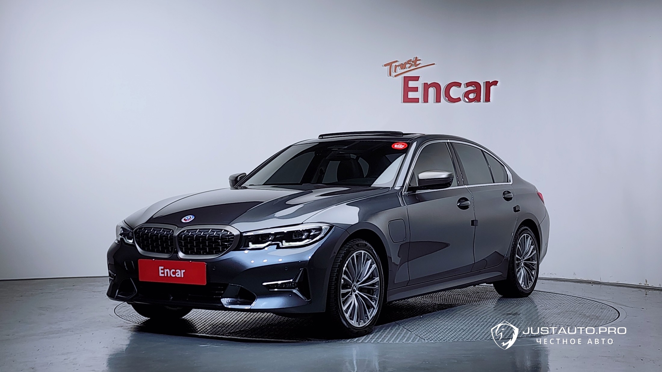 Автомобиль BMW 3-Series