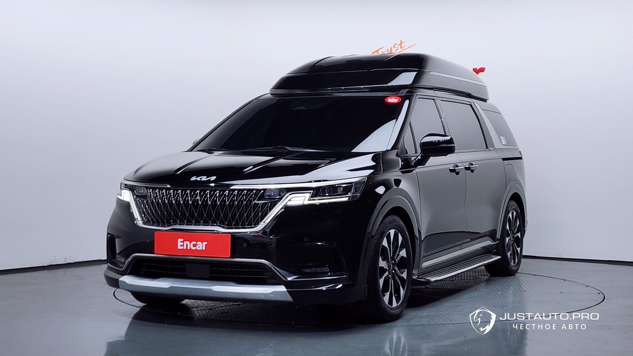 Автомобиль Kia Canival