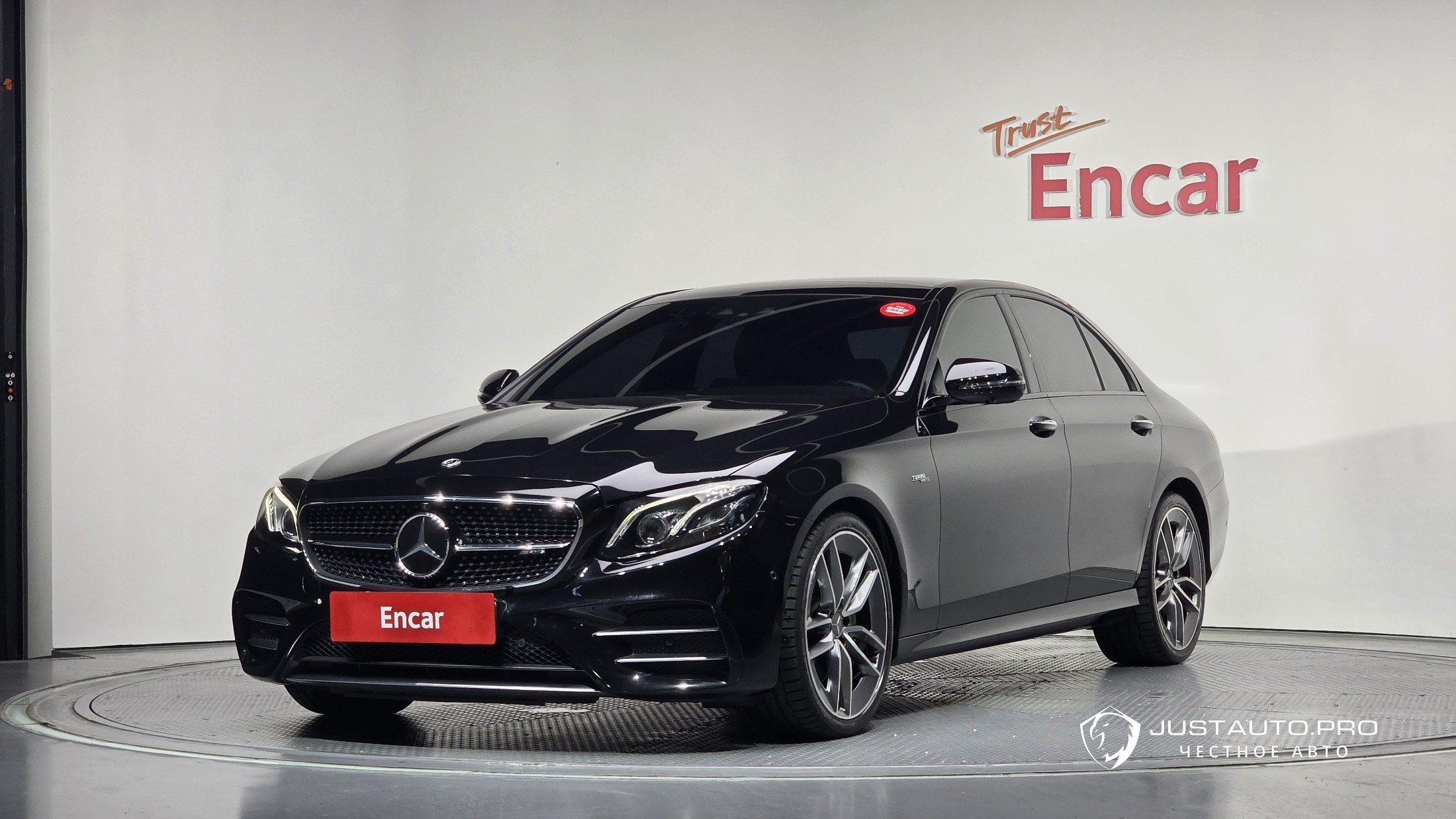Автомобиль Mercedes-Benz E-Class