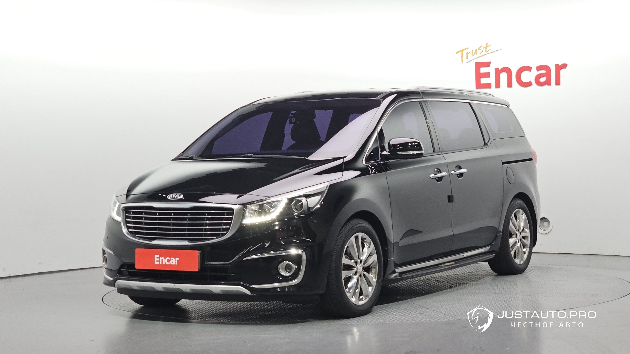 Автомобиль Kia Canival
