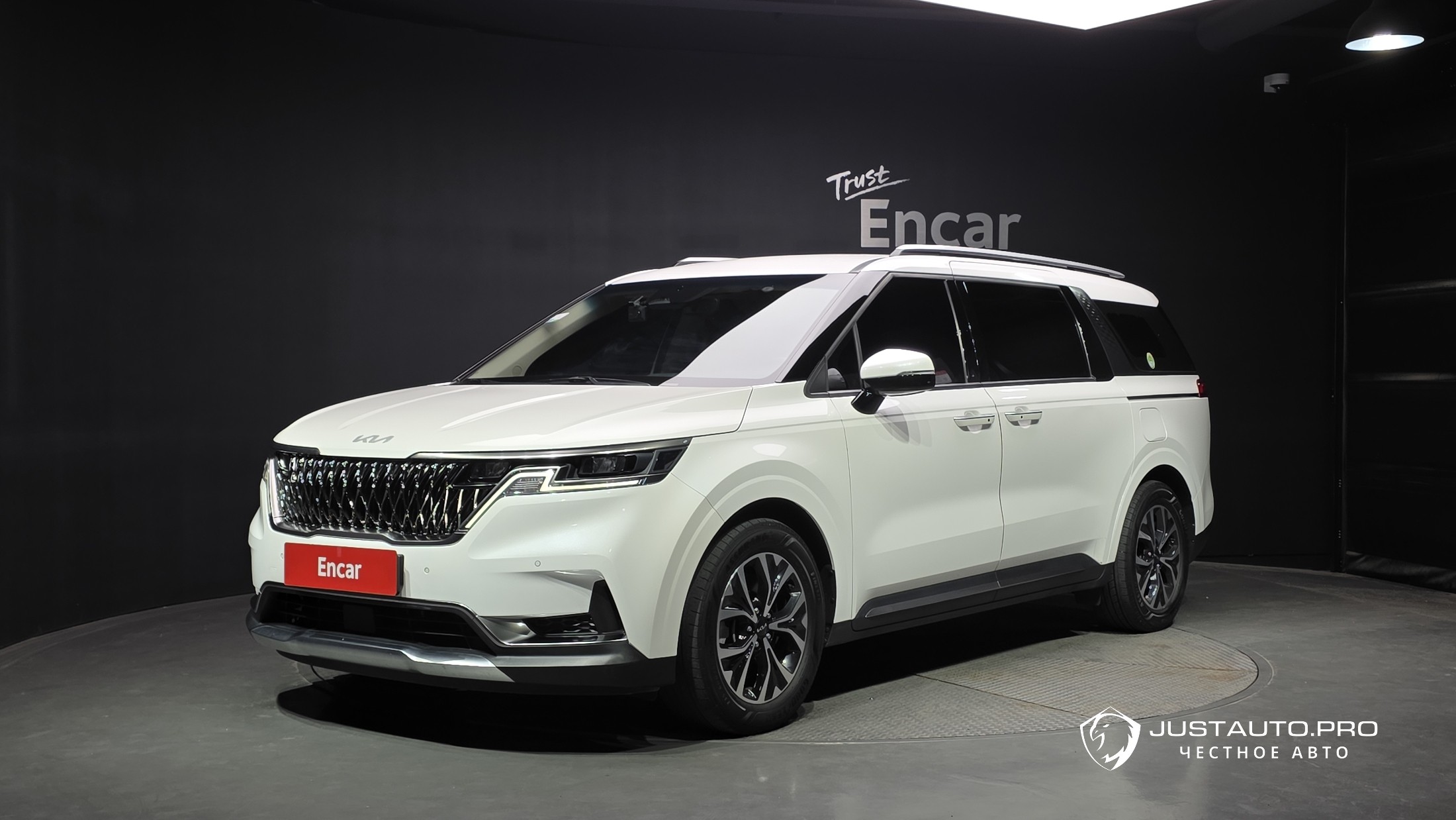 Автомобиль Kia Canival