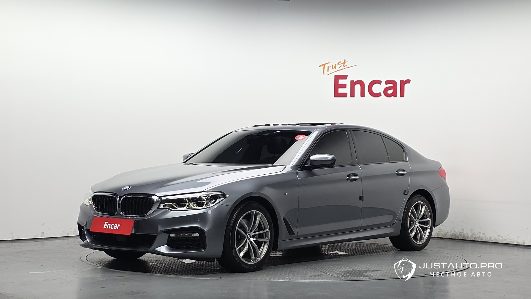 Автомобиль BMW 5-Series