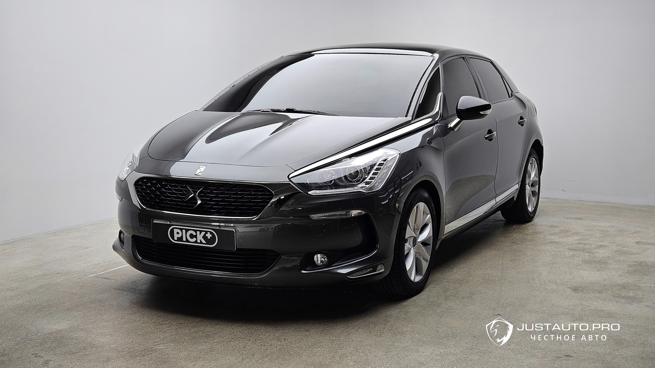 Автомобиль Citroen-DS DS5