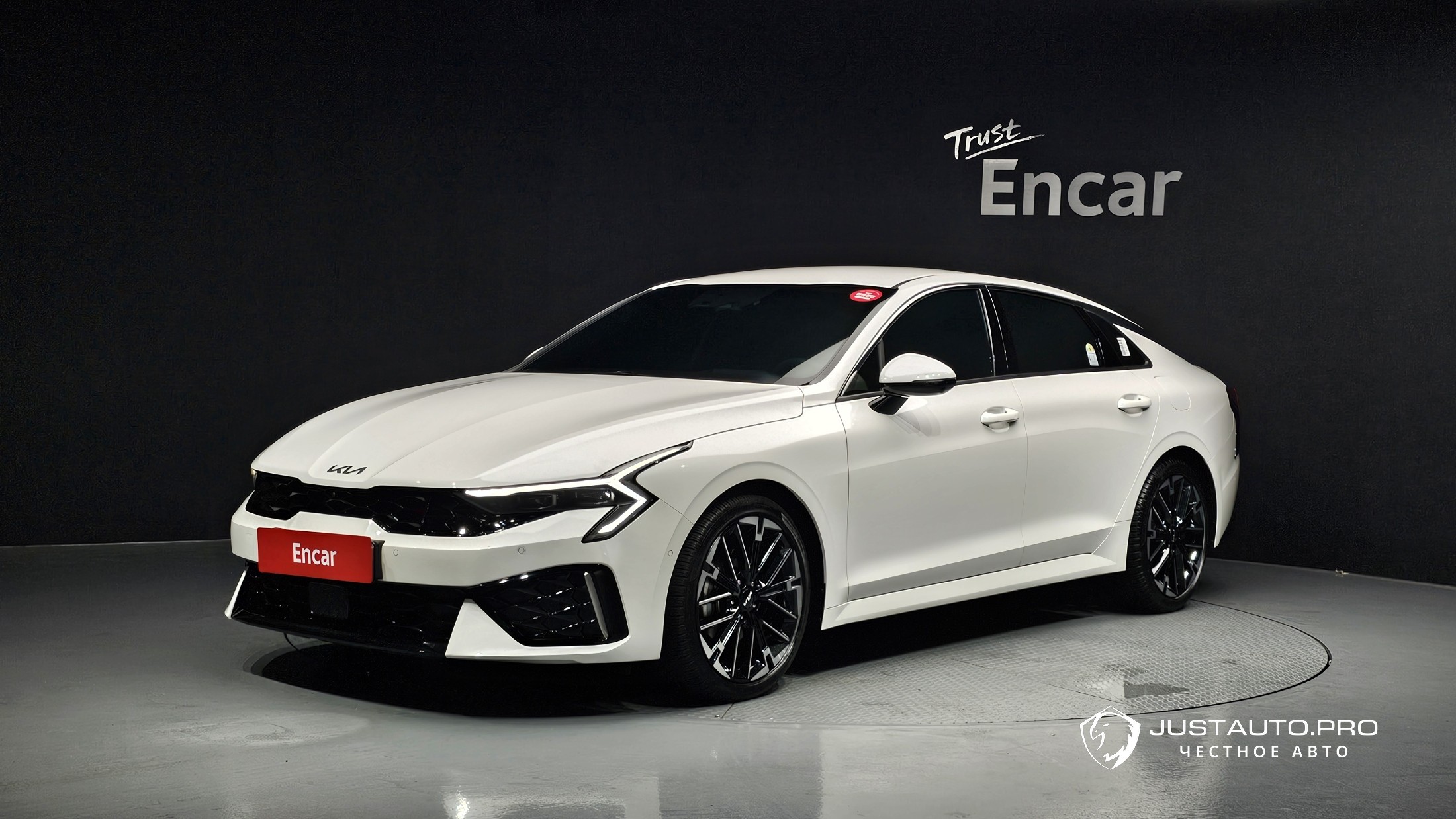Автомобиль Kia K5