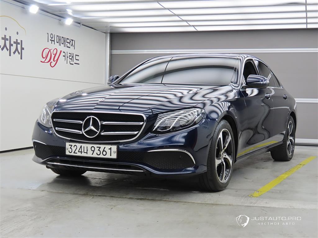 Автомобиль Mercedes-Benz E-Class