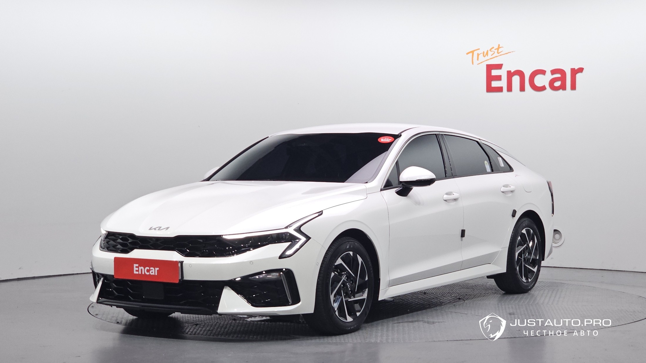 Автомобиль Kia K5