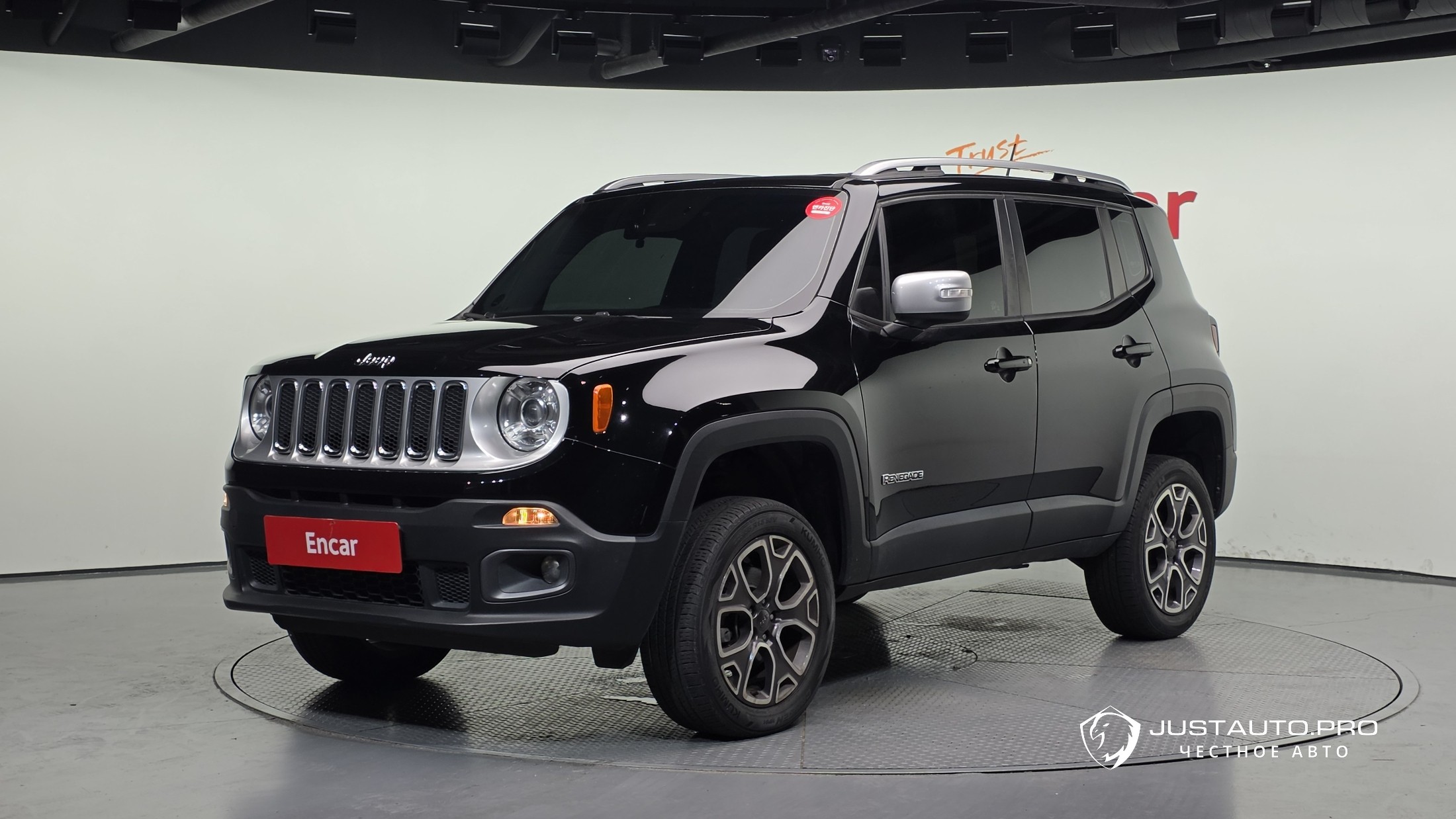 Автомобиль Jeep Renegade