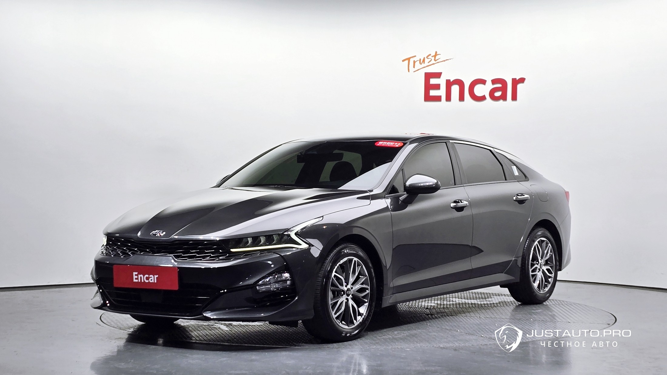 Автомобиль Kia K5