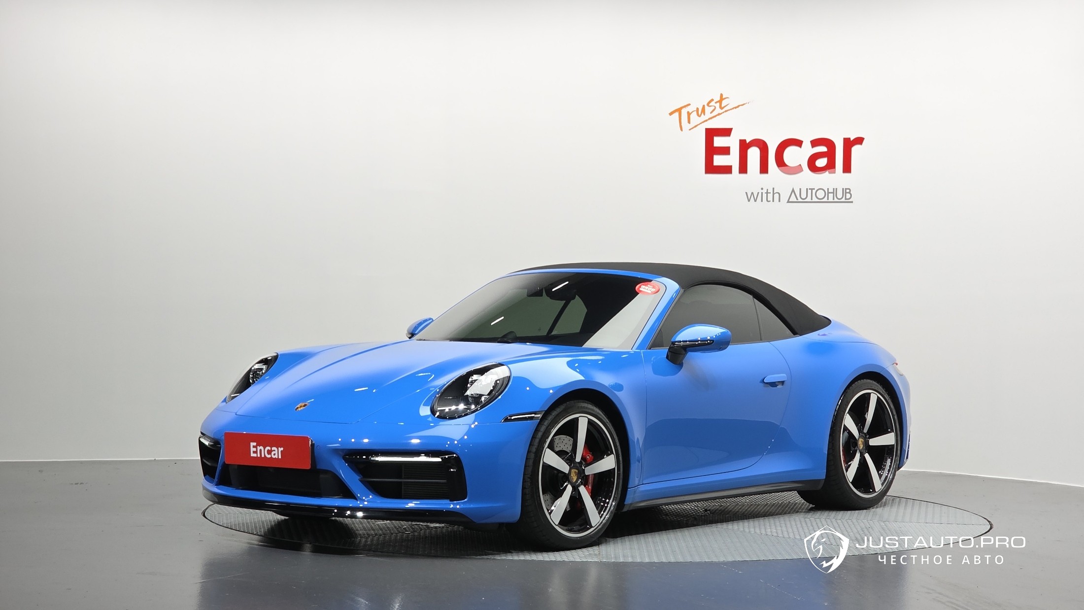 Автомобиль Porsche 911