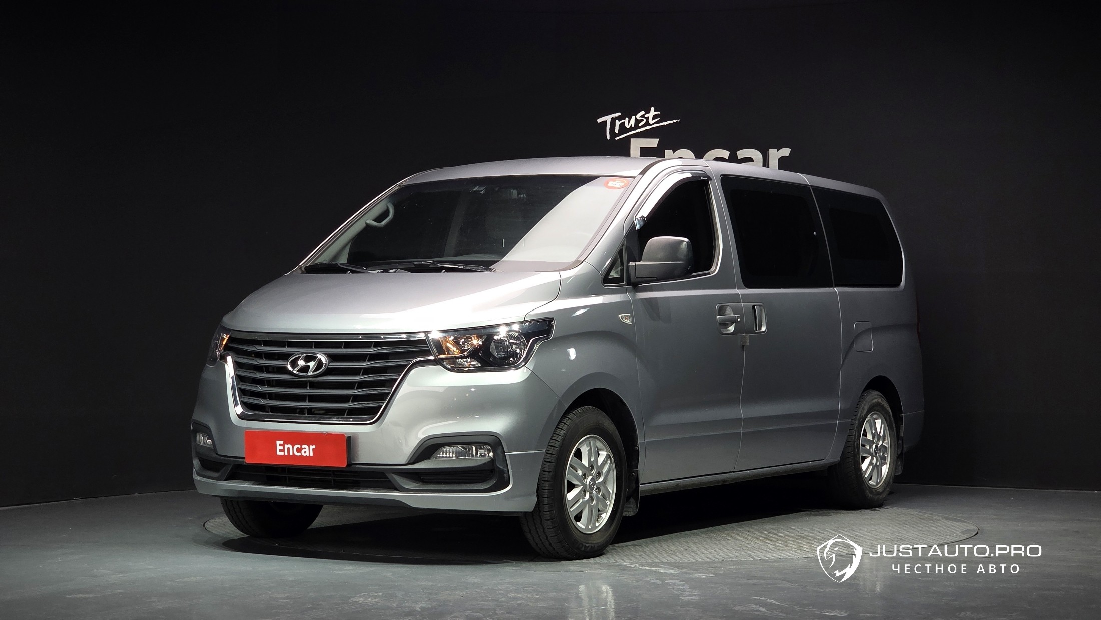 Автомобиль Hyundai Starex