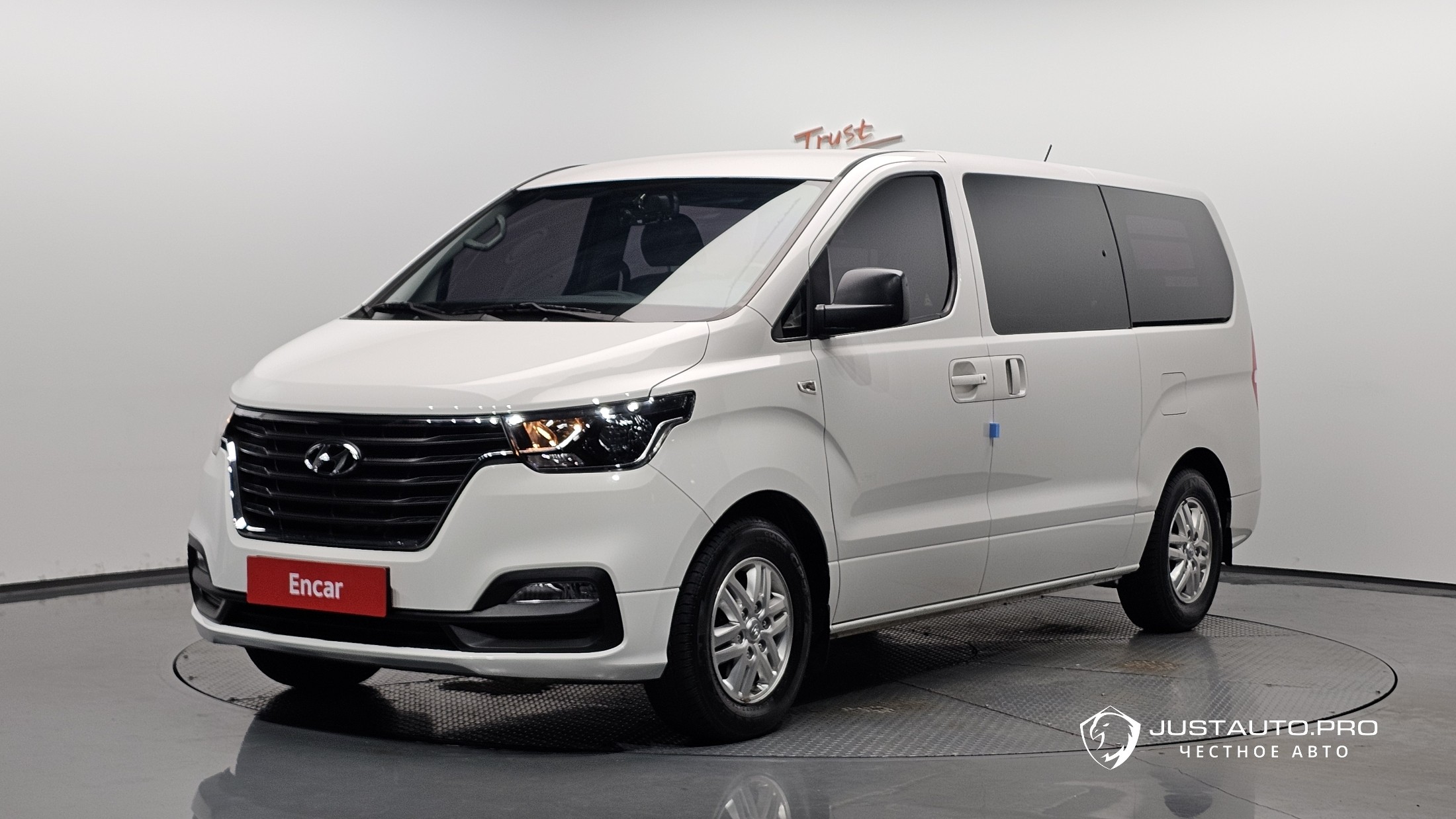 Автомобиль Hyundai Starex