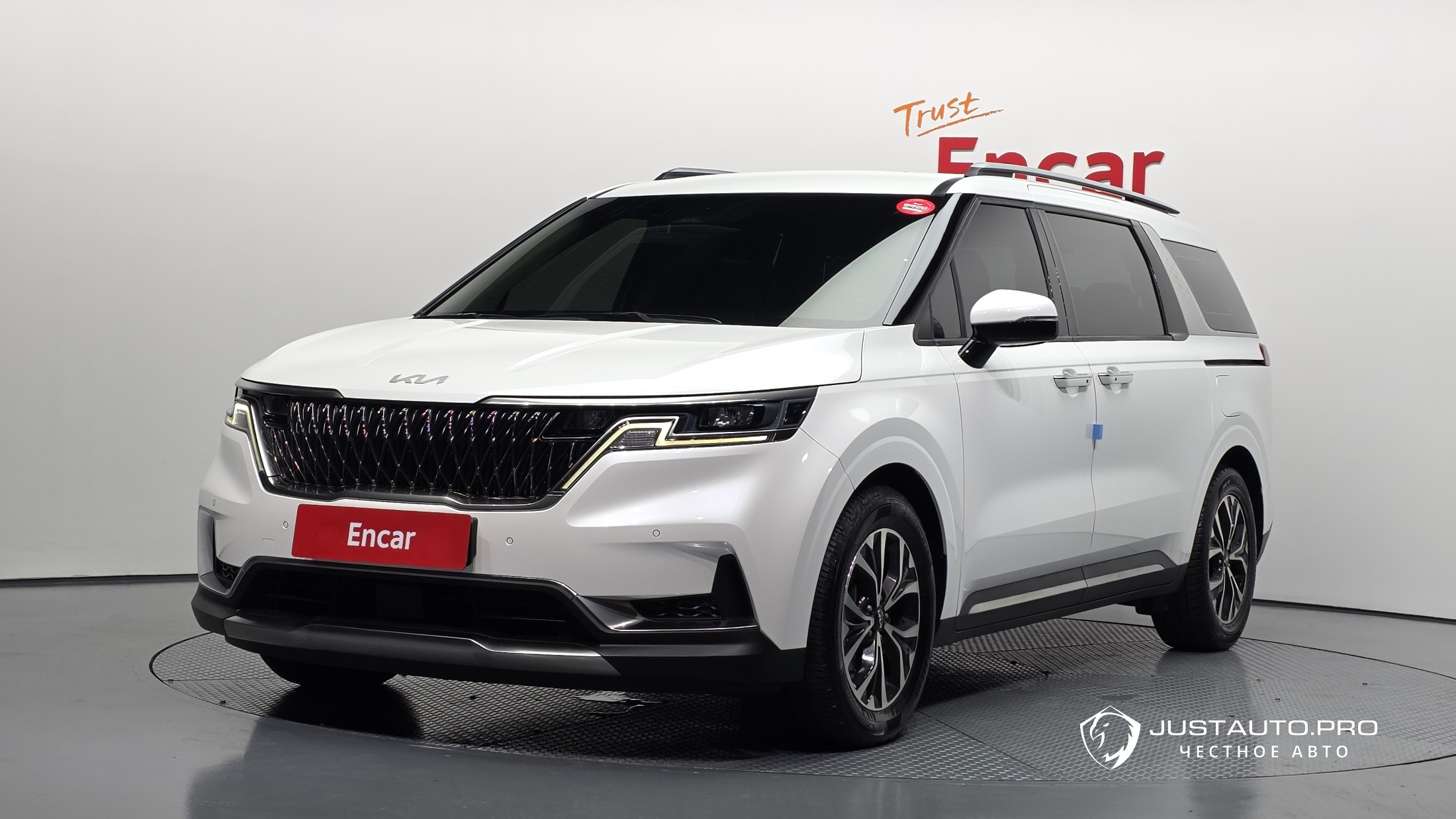 Автомобиль Kia Canival