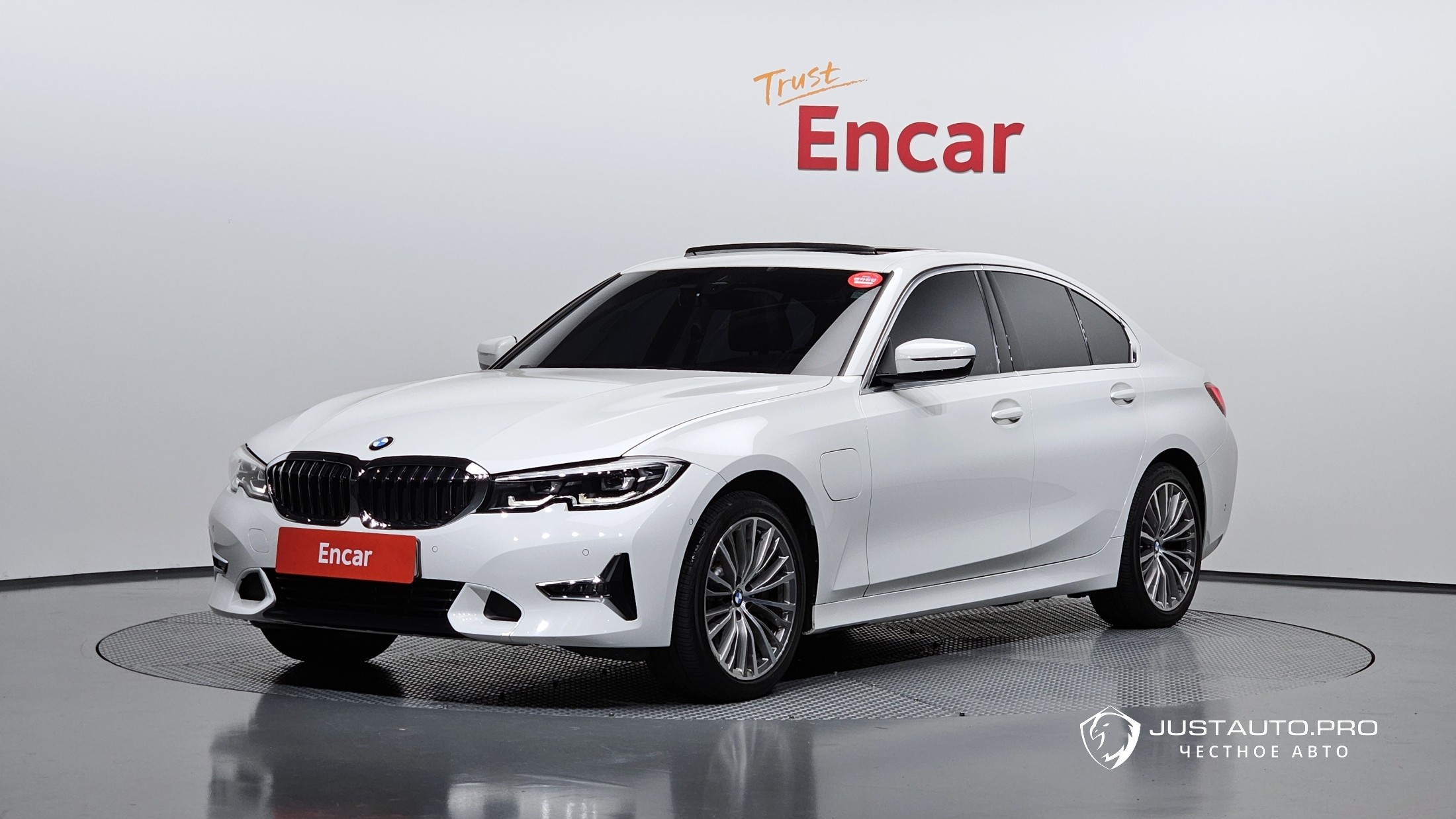 Автомобиль BMW 3-Series