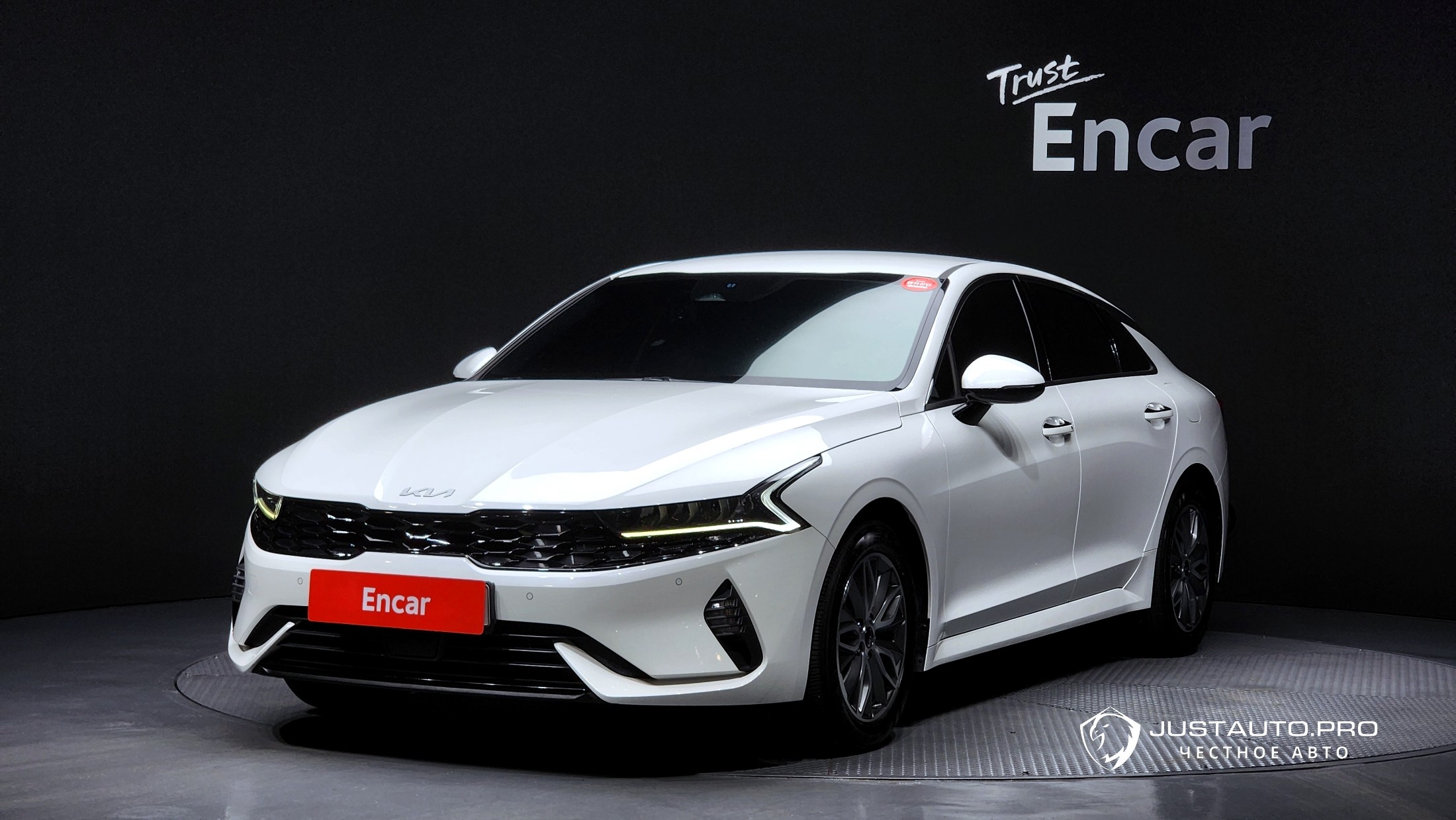 Автомобиль Kia K5