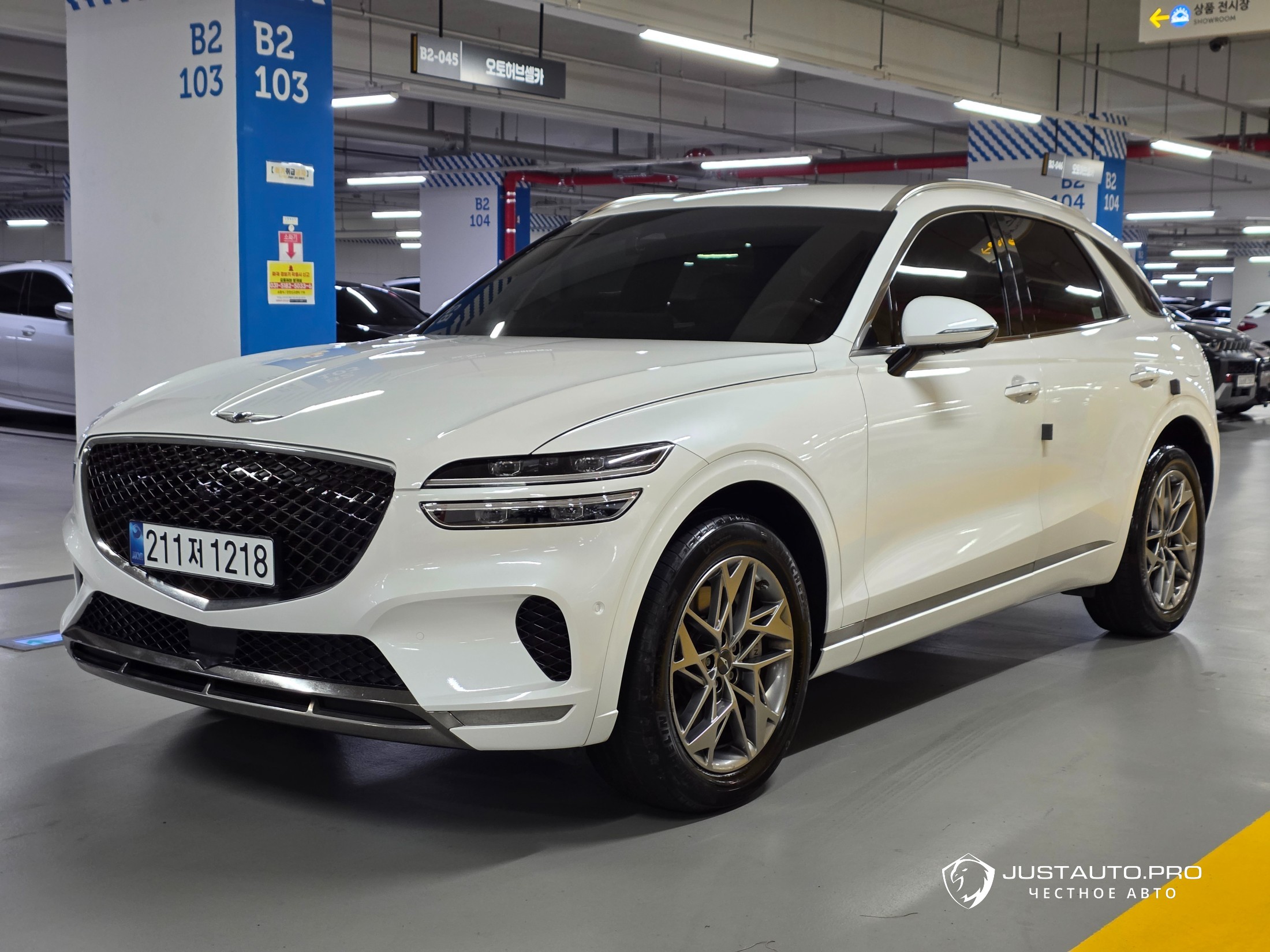 Автомобиль Genesis GV70